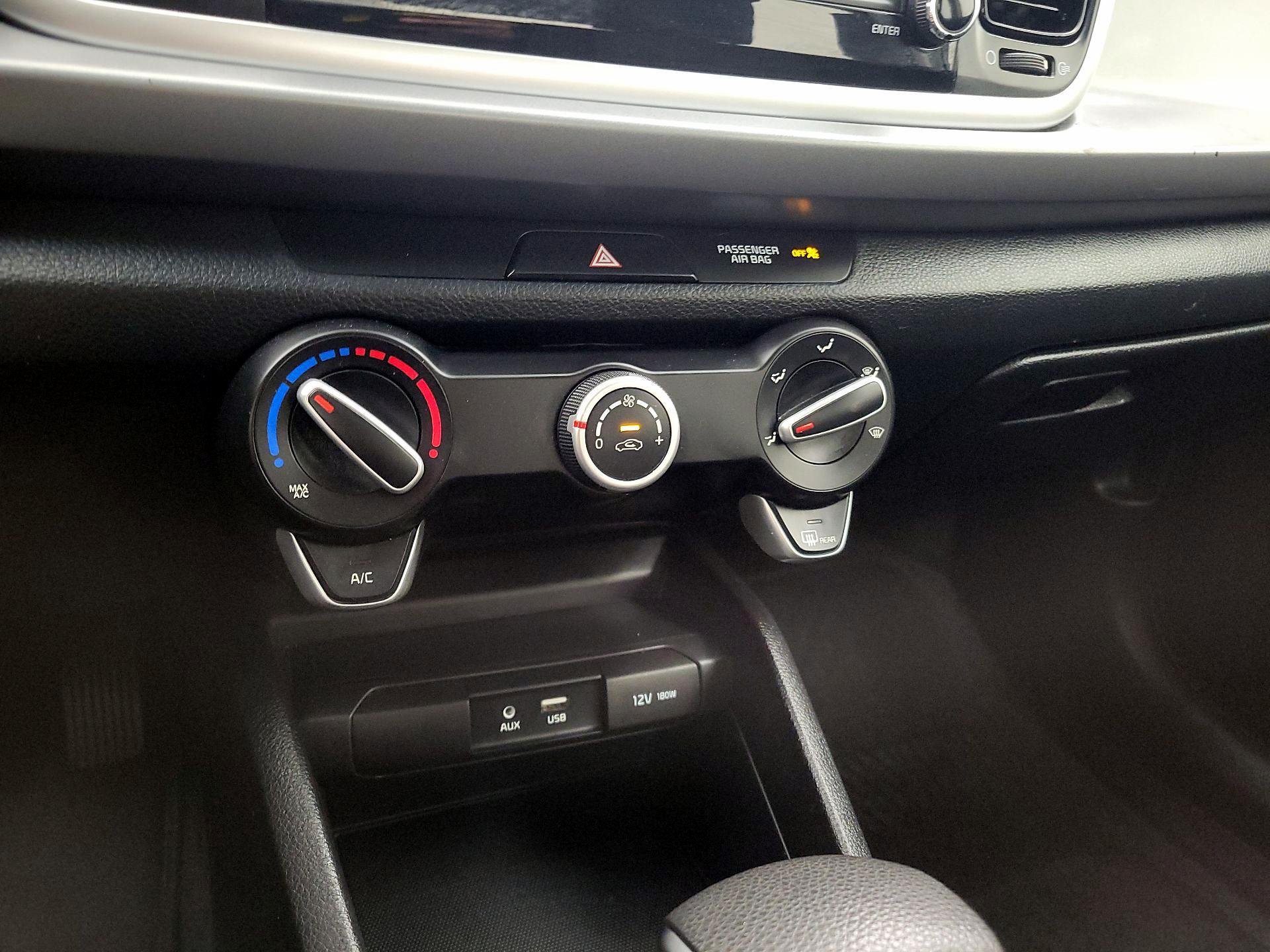 Thumbnail: 2020 Kia Rio - 16