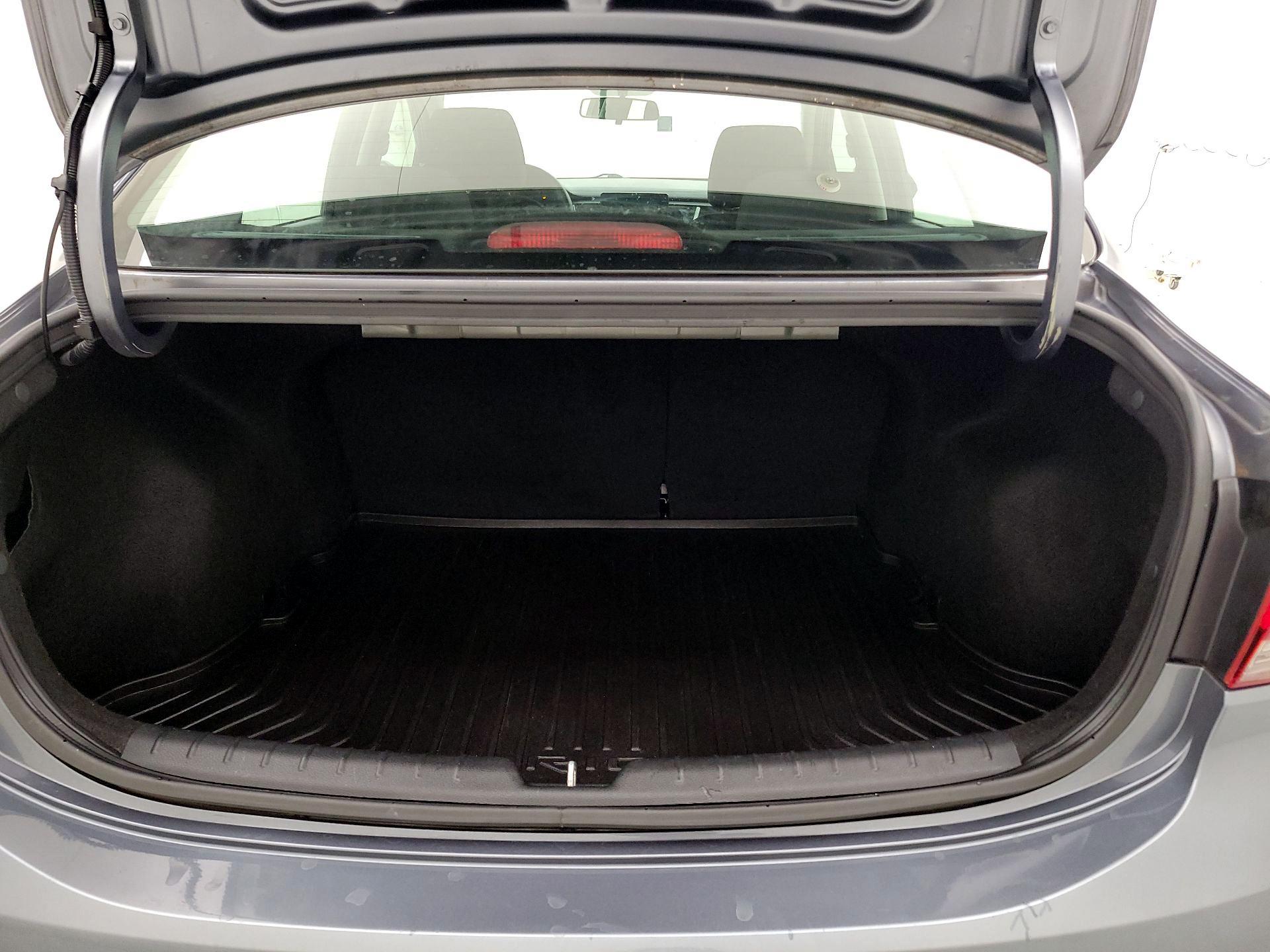 Thumbnail: 2020 Kia Rio - 20