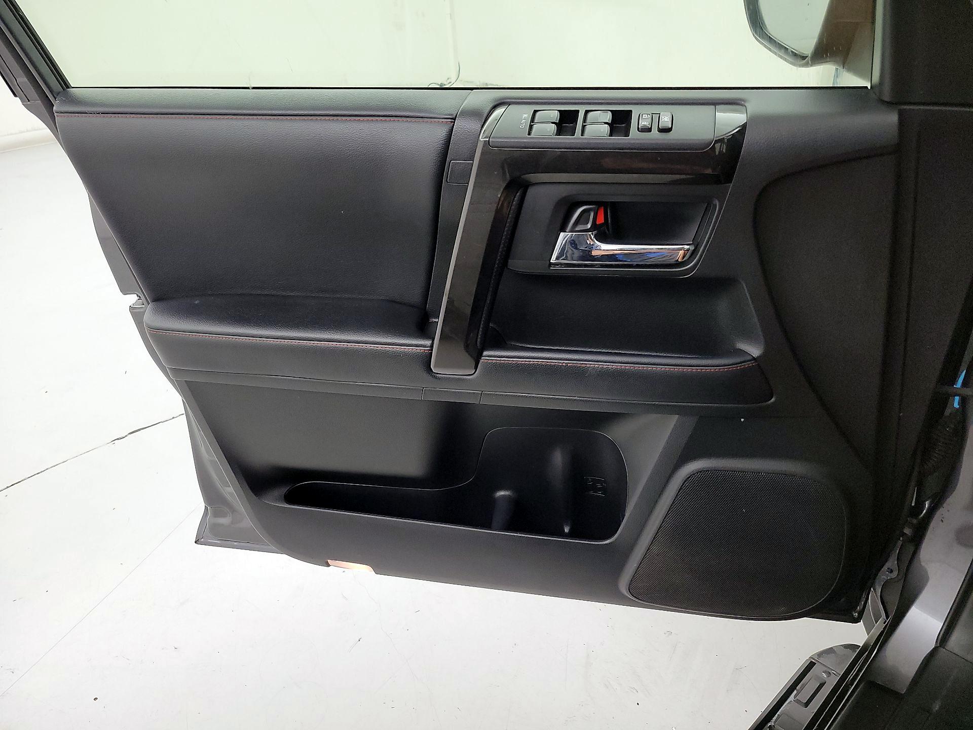 Thumbnail: 2021 Toyota 4Runner - 12