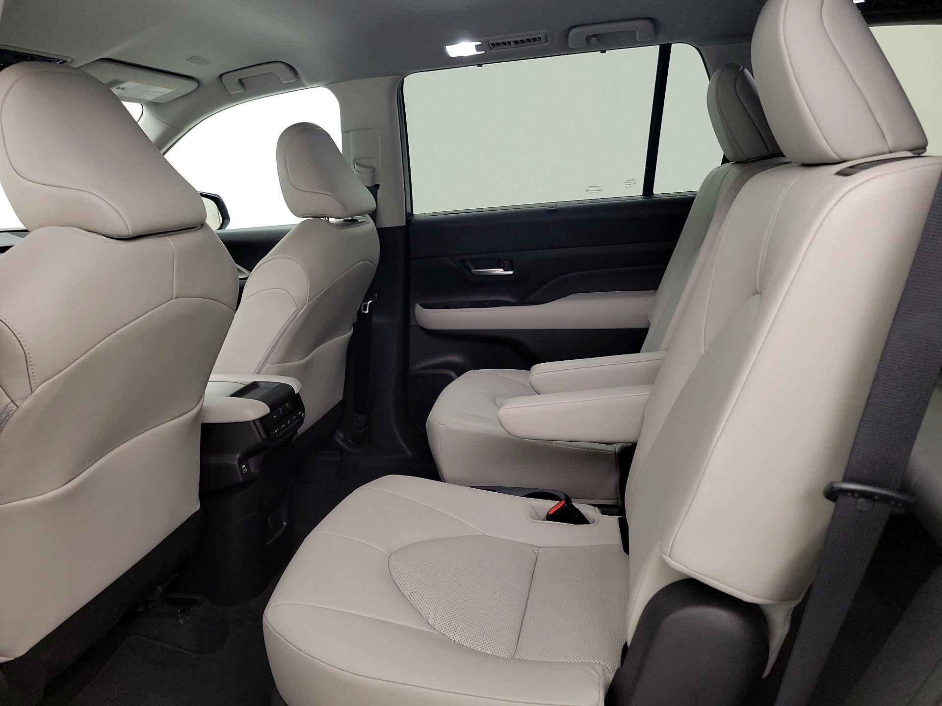 Thumbnail: 2024 Toyota Grand Highlander - 19