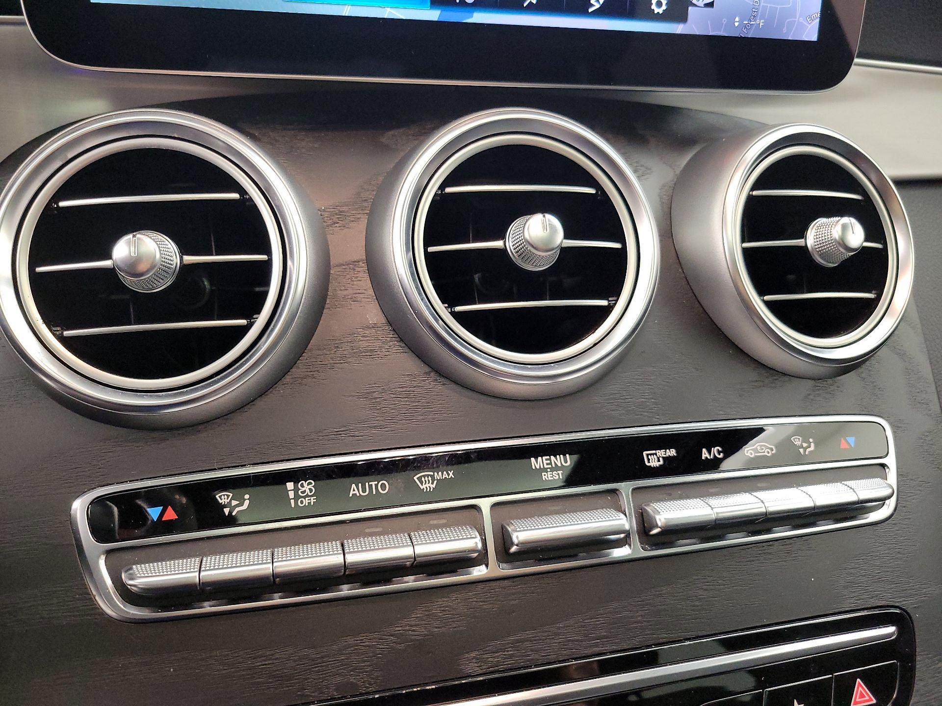 Thumbnail: 2022 Mercedes-Benz GLC - 17