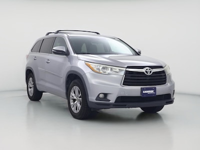 White 2016 Toyota Highlander LE Plus