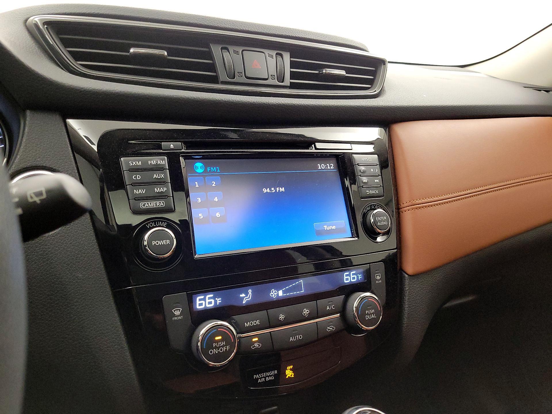 Thumbnail: 2017 Nissan Rogue - 16