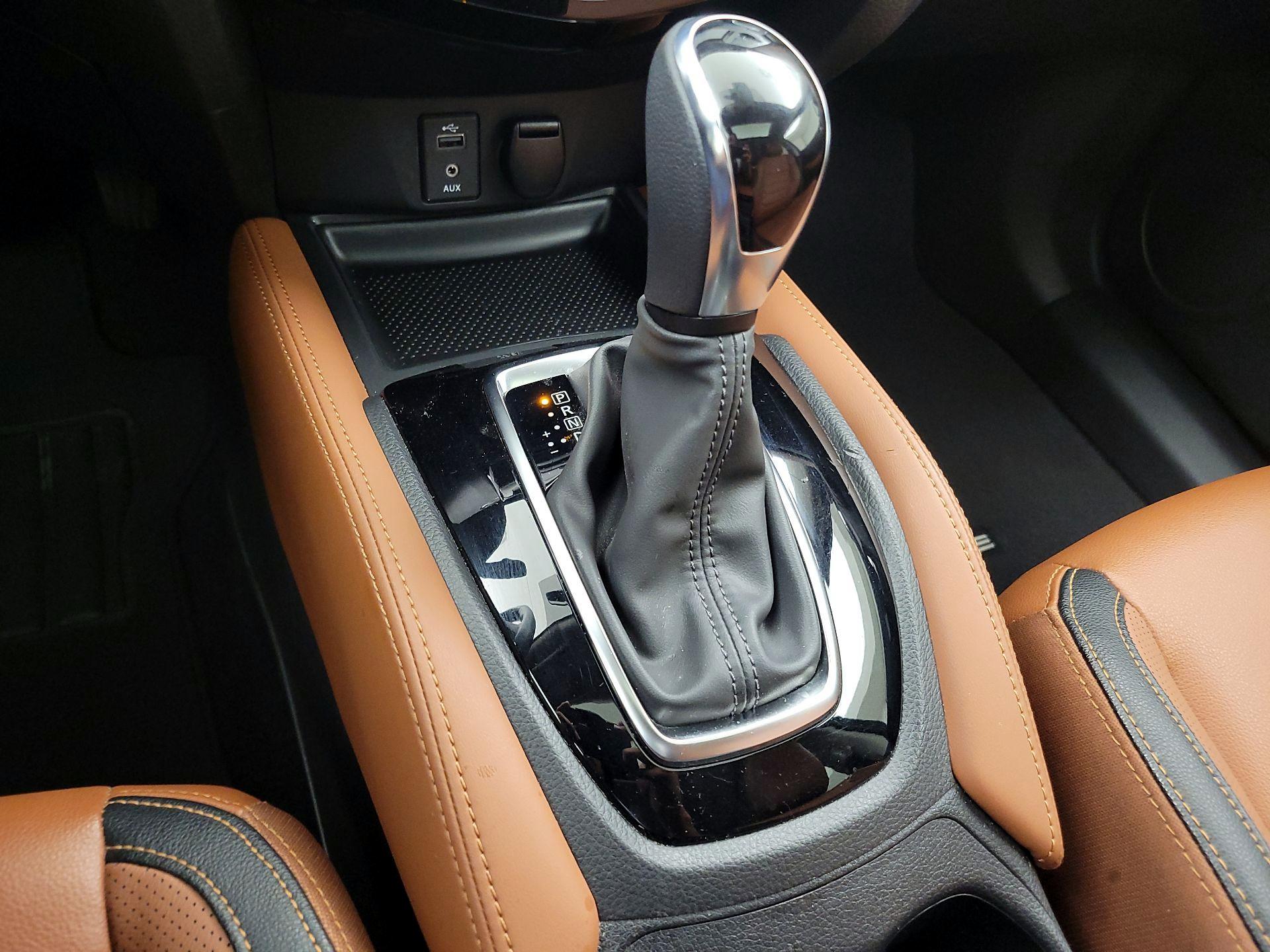 Thumbnail: 2017 Nissan Rogue - 18