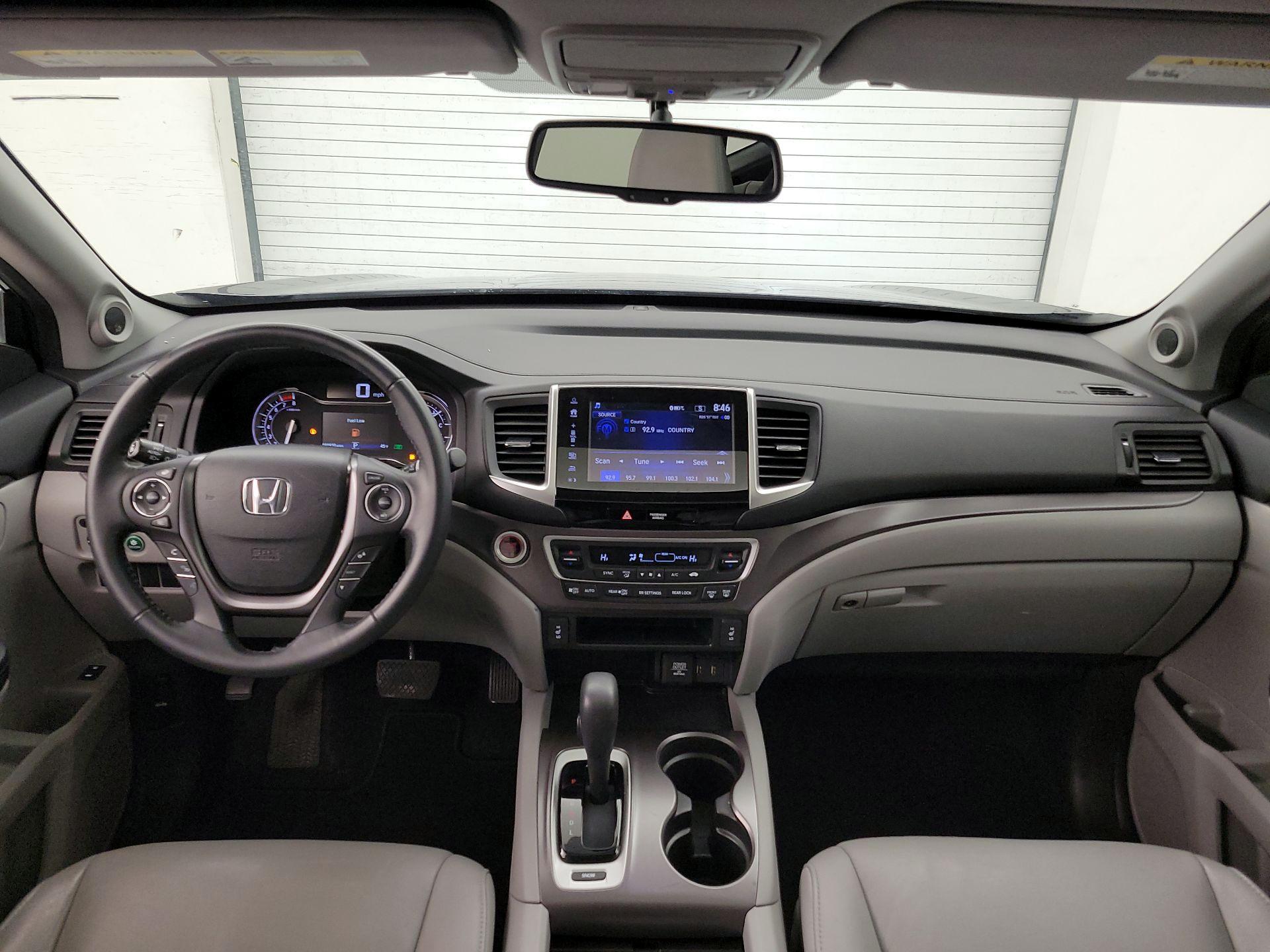 Thumbnail: 2017 Honda Pilot - 9