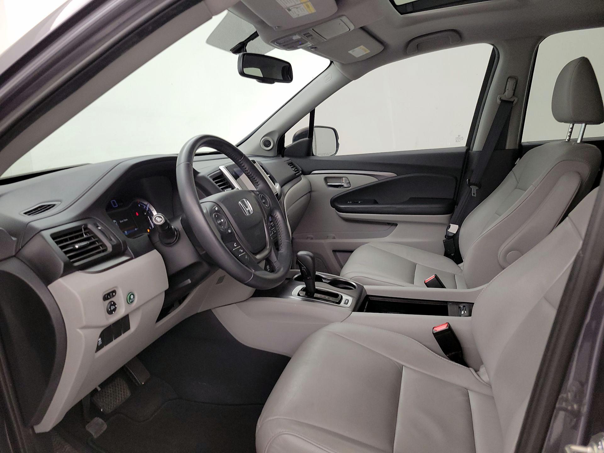 Thumbnail: 2017 Honda Pilot - 11