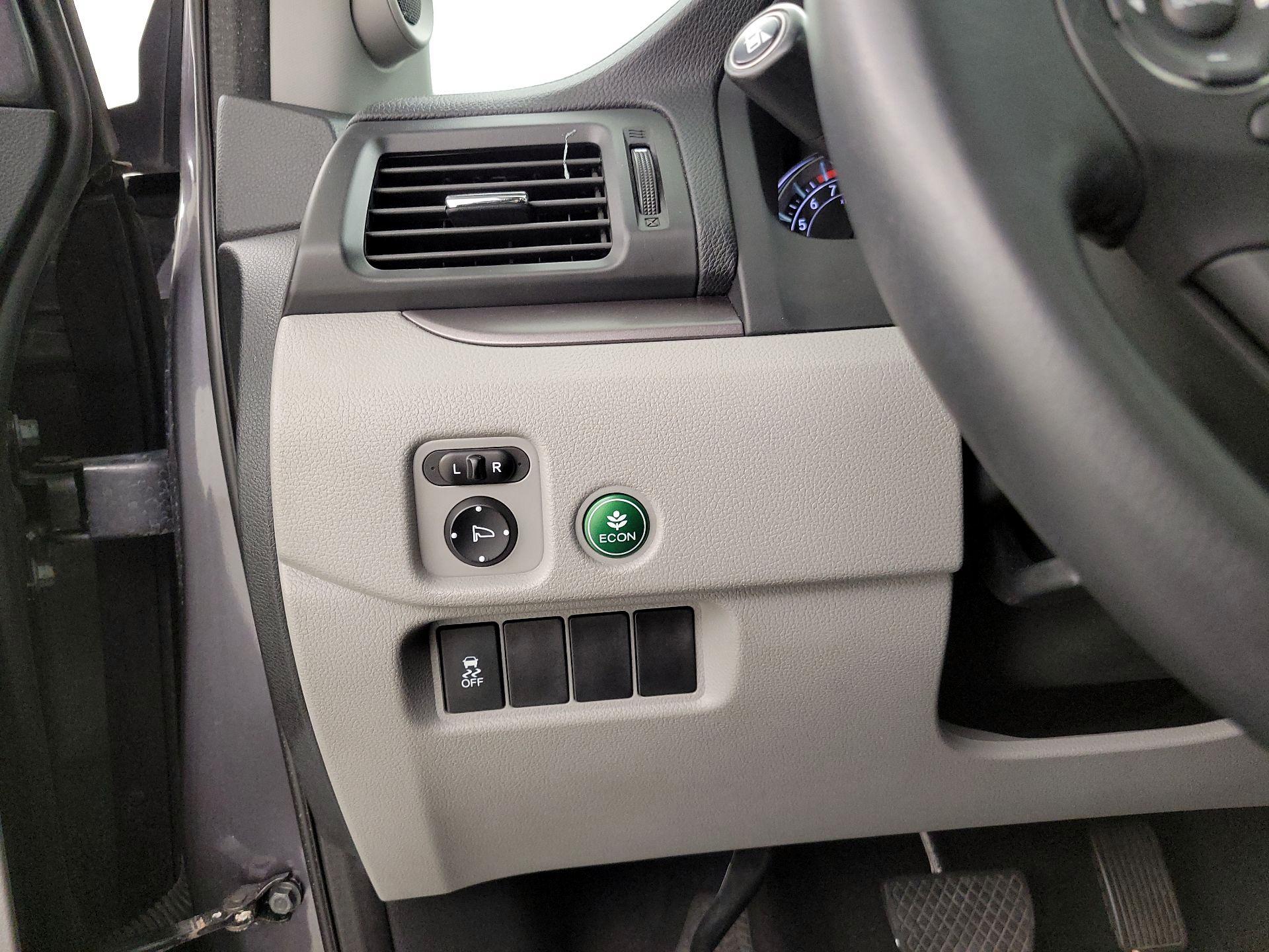 Thumbnail: 2017 Honda Pilot - 13