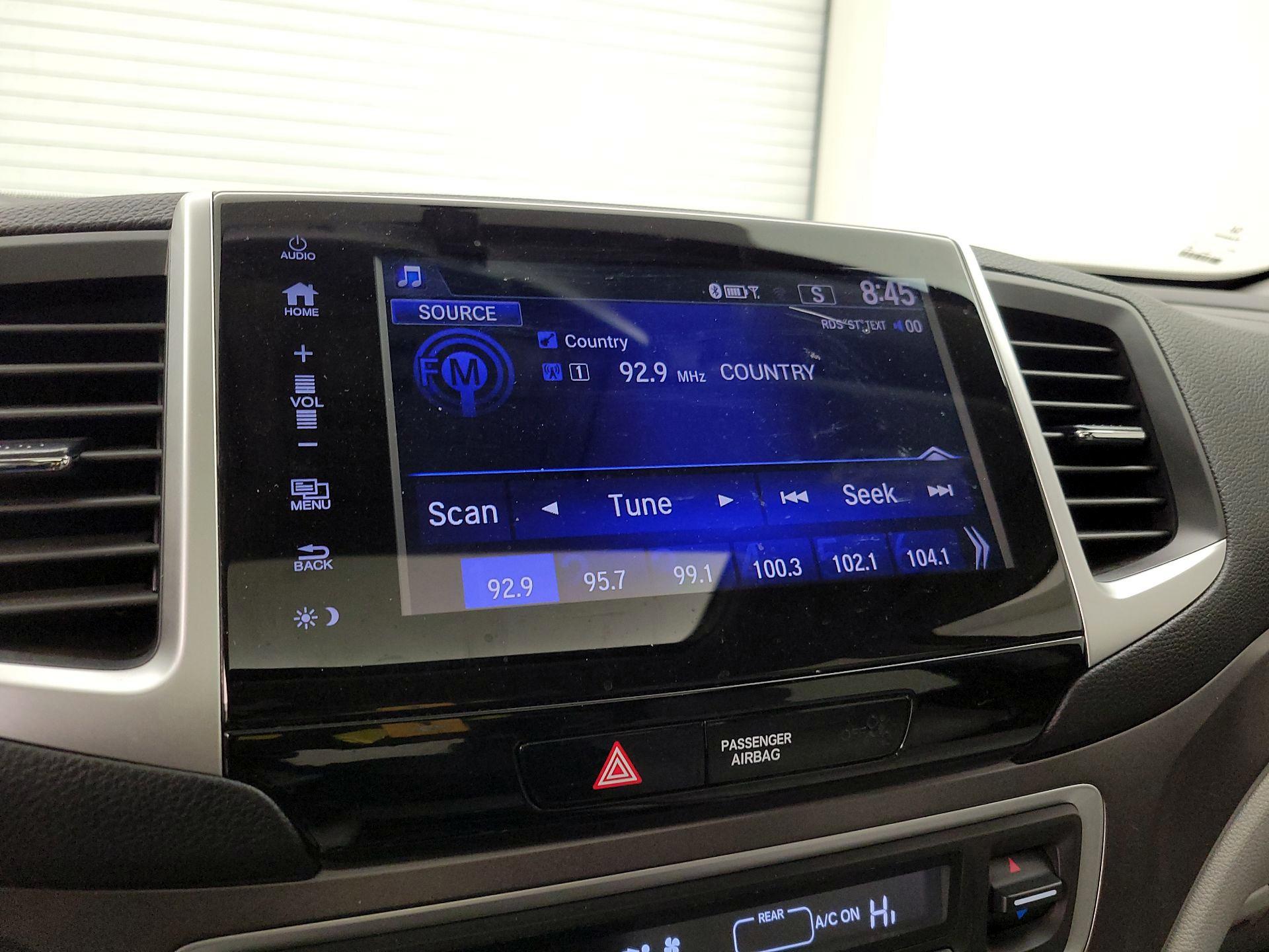 Thumbnail: 2017 Honda Pilot - 15