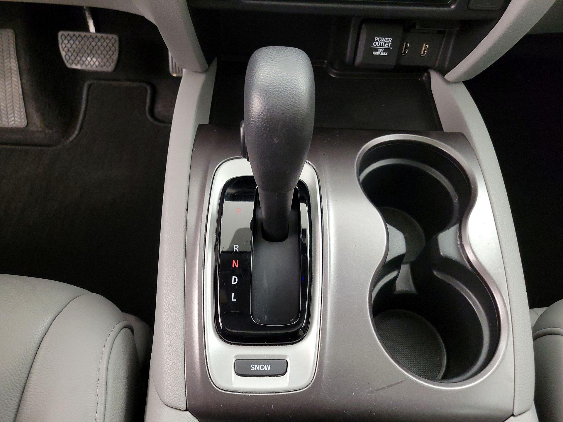 Thumbnail: 2017 Honda Pilot - 17