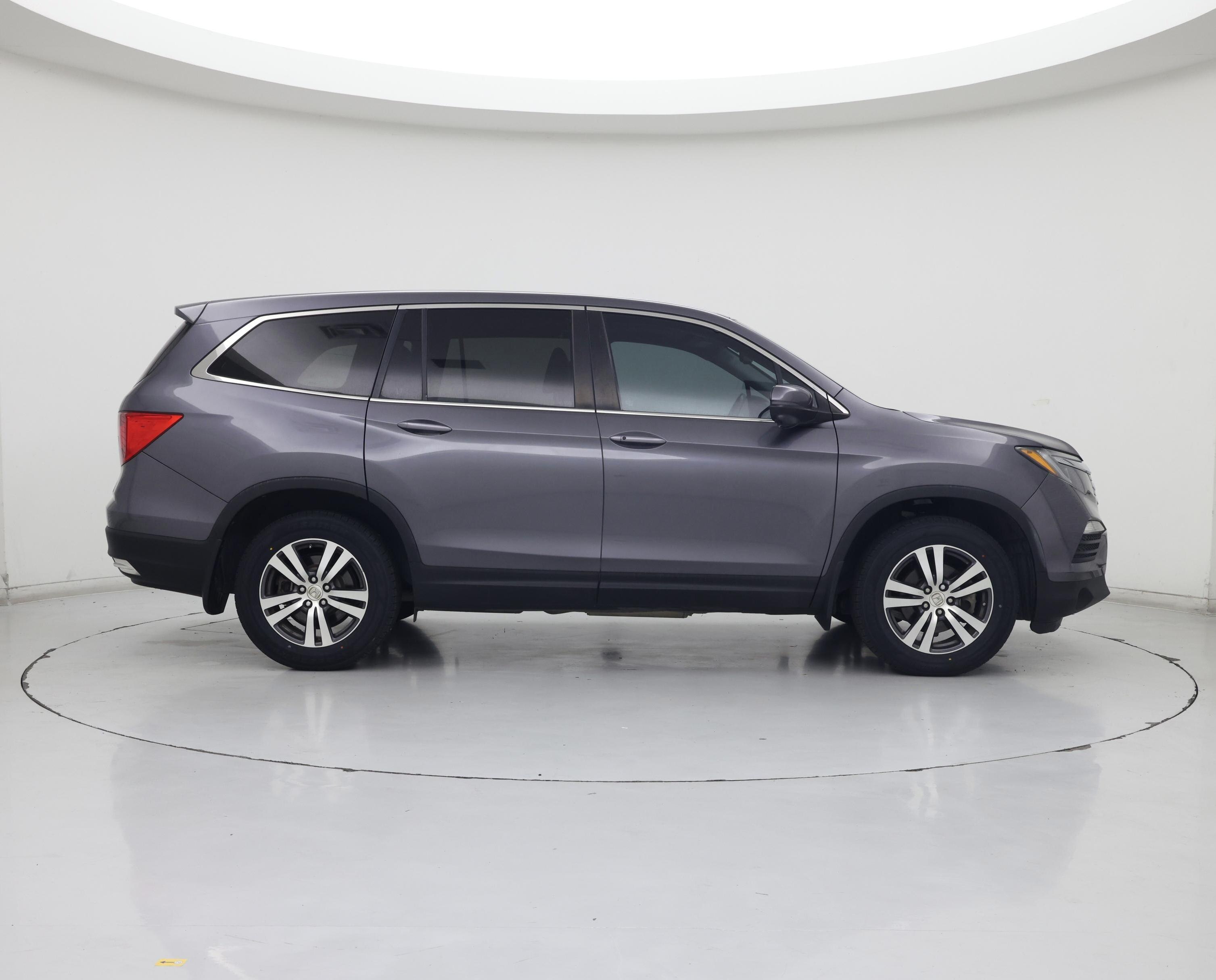 Thumbnail: 2017 Honda Pilot - 7