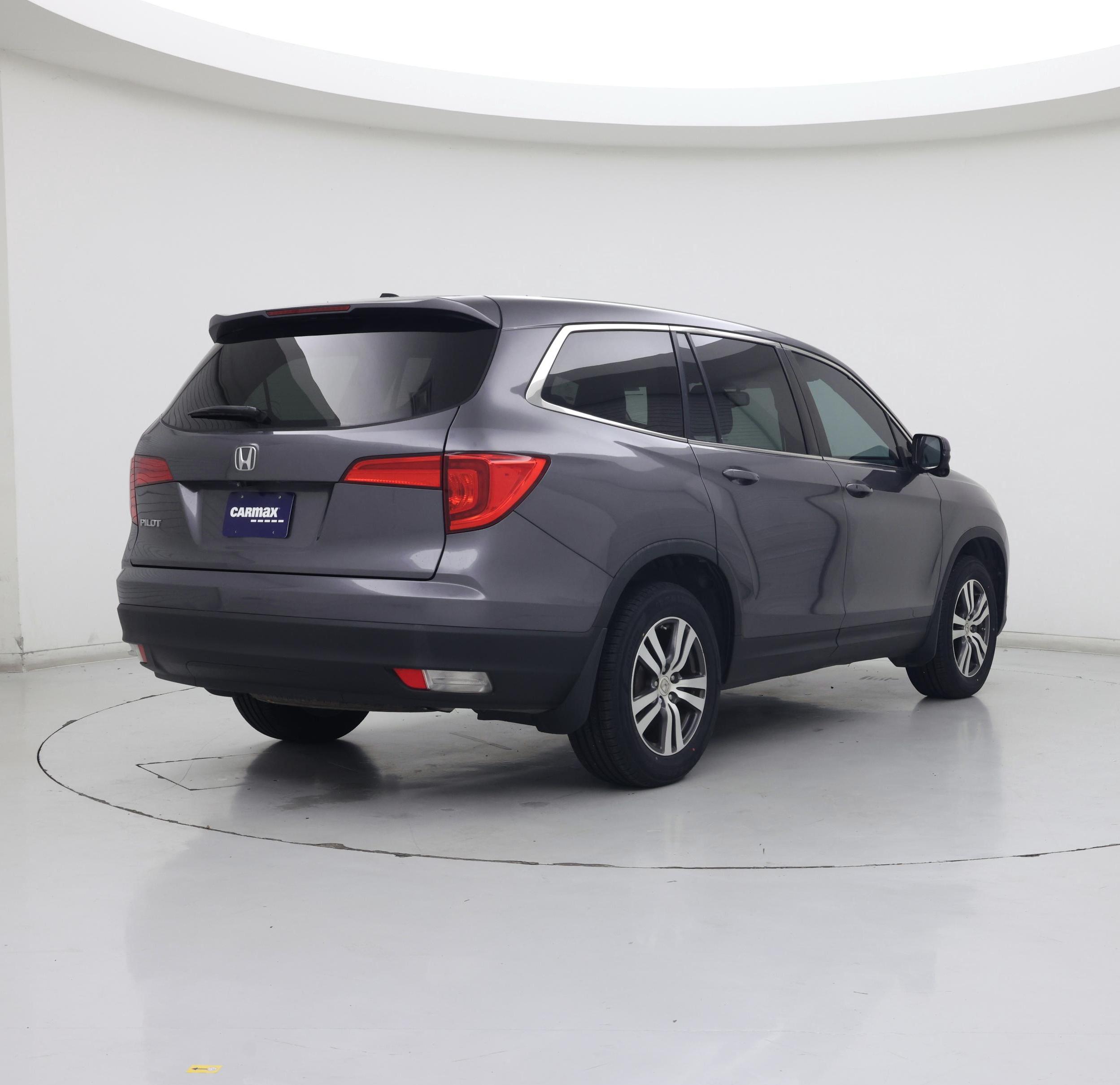 Thumbnail: 2017 Honda Pilot - 8