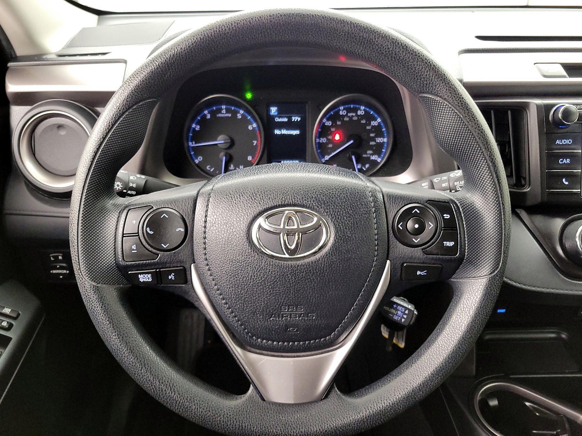 Thumbnail: 2018 Toyota RAV4 - 10