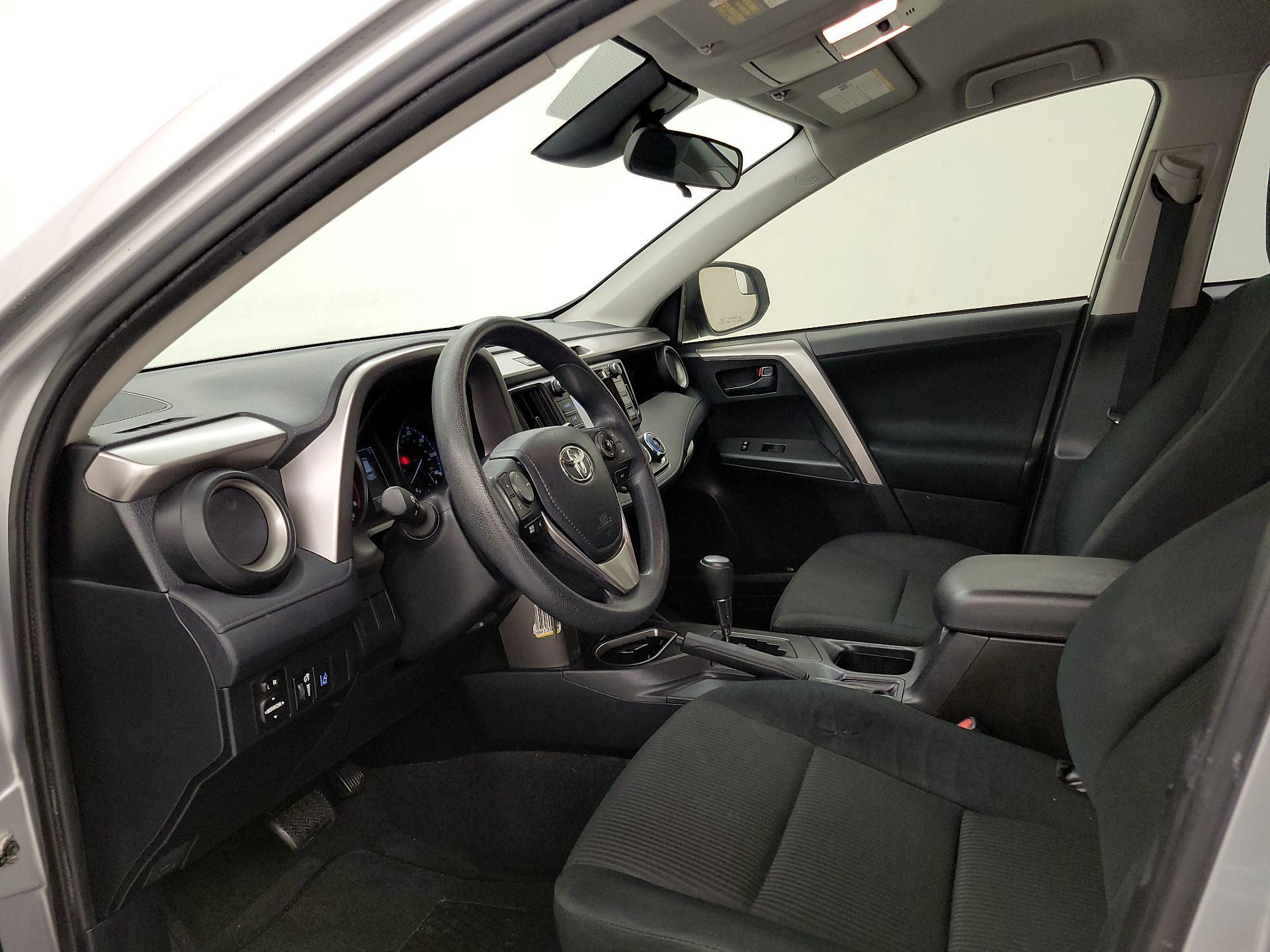 Thumbnail: 2018 Toyota RAV4 - 11