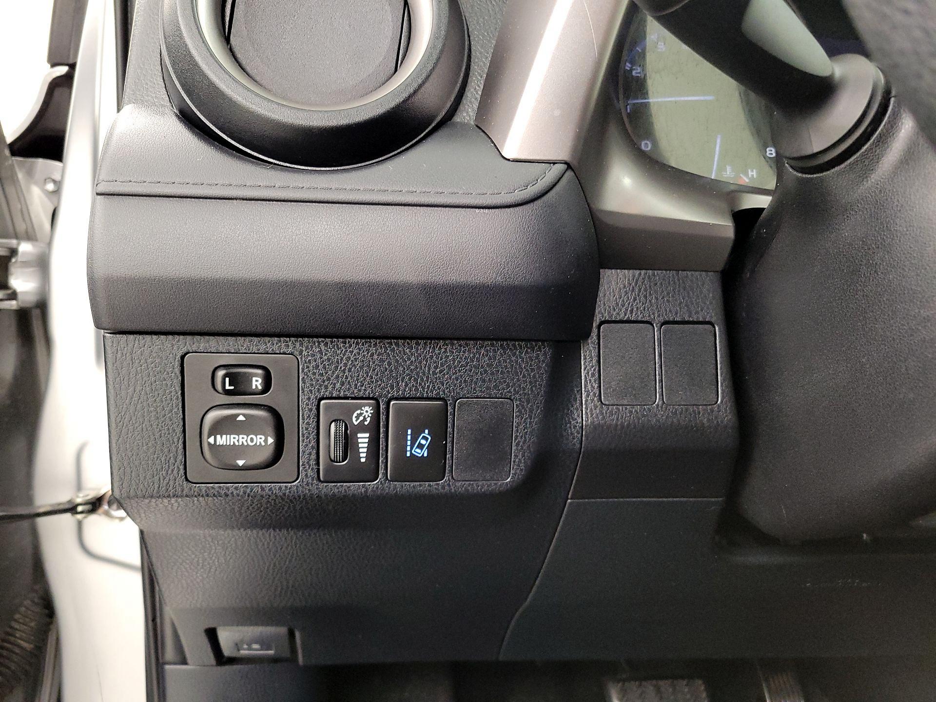 Thumbnail: 2018 Toyota RAV4 - 13