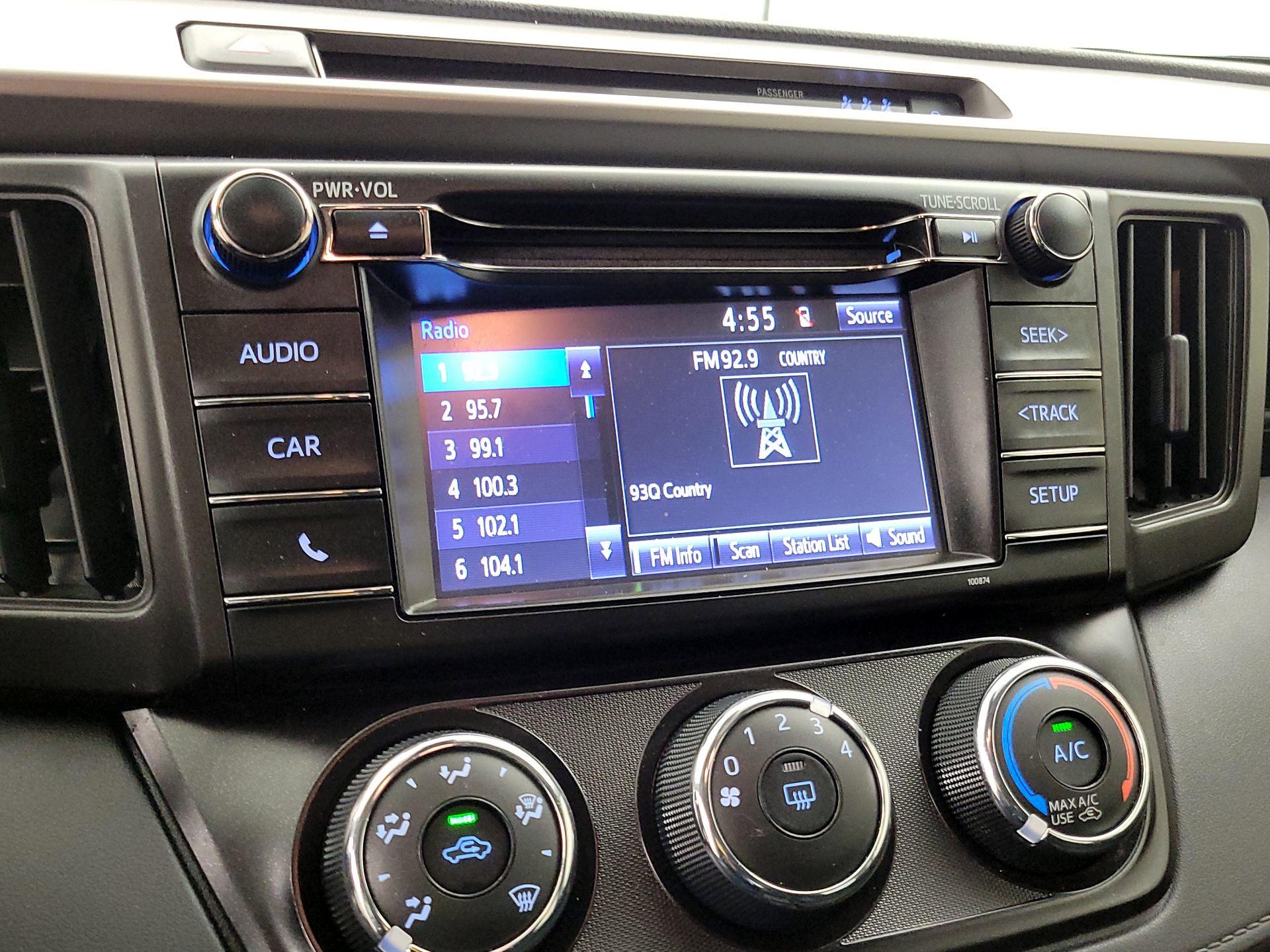 Thumbnail: 2018 Toyota RAV4 - 15