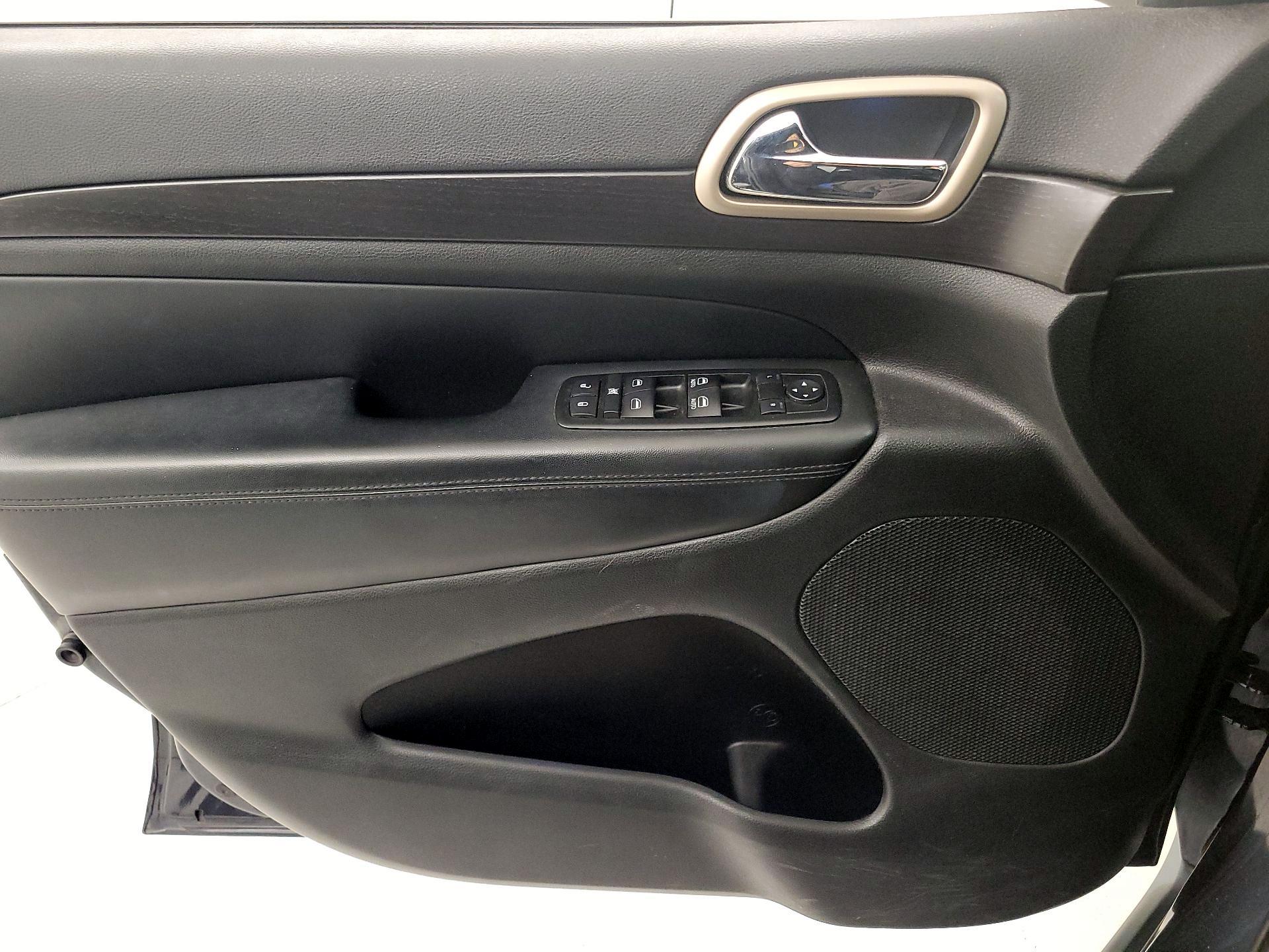 Thumbnail: 2014 Jeep Grand Cherokee - 12