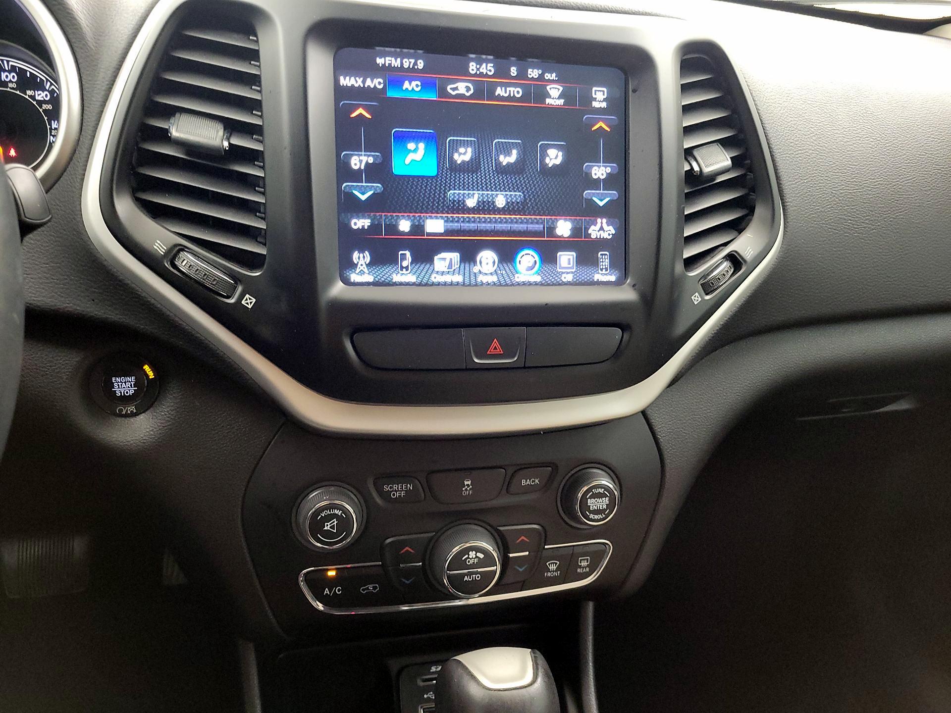 Thumbnail: 2017 Jeep Cherokee - 16