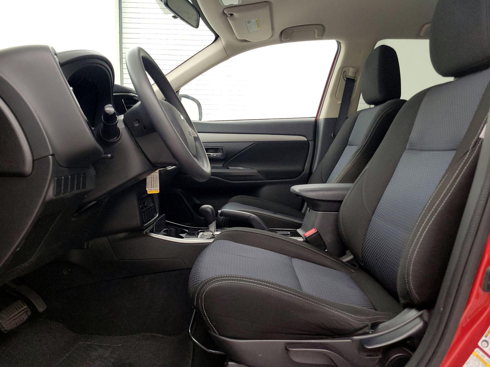 Thumbnail: 2018 Mitsubishi Outlander - 11