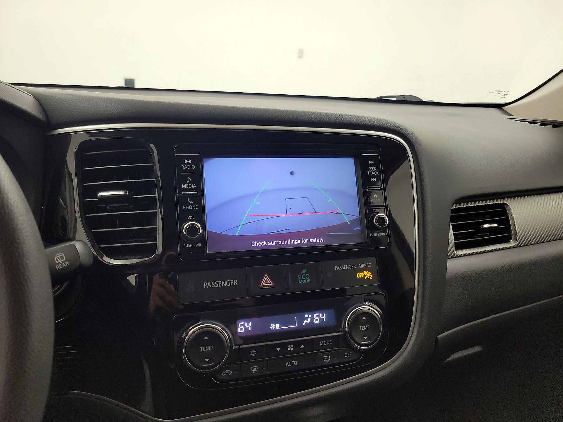 Thumbnail: 2018 Mitsubishi Outlander - 14