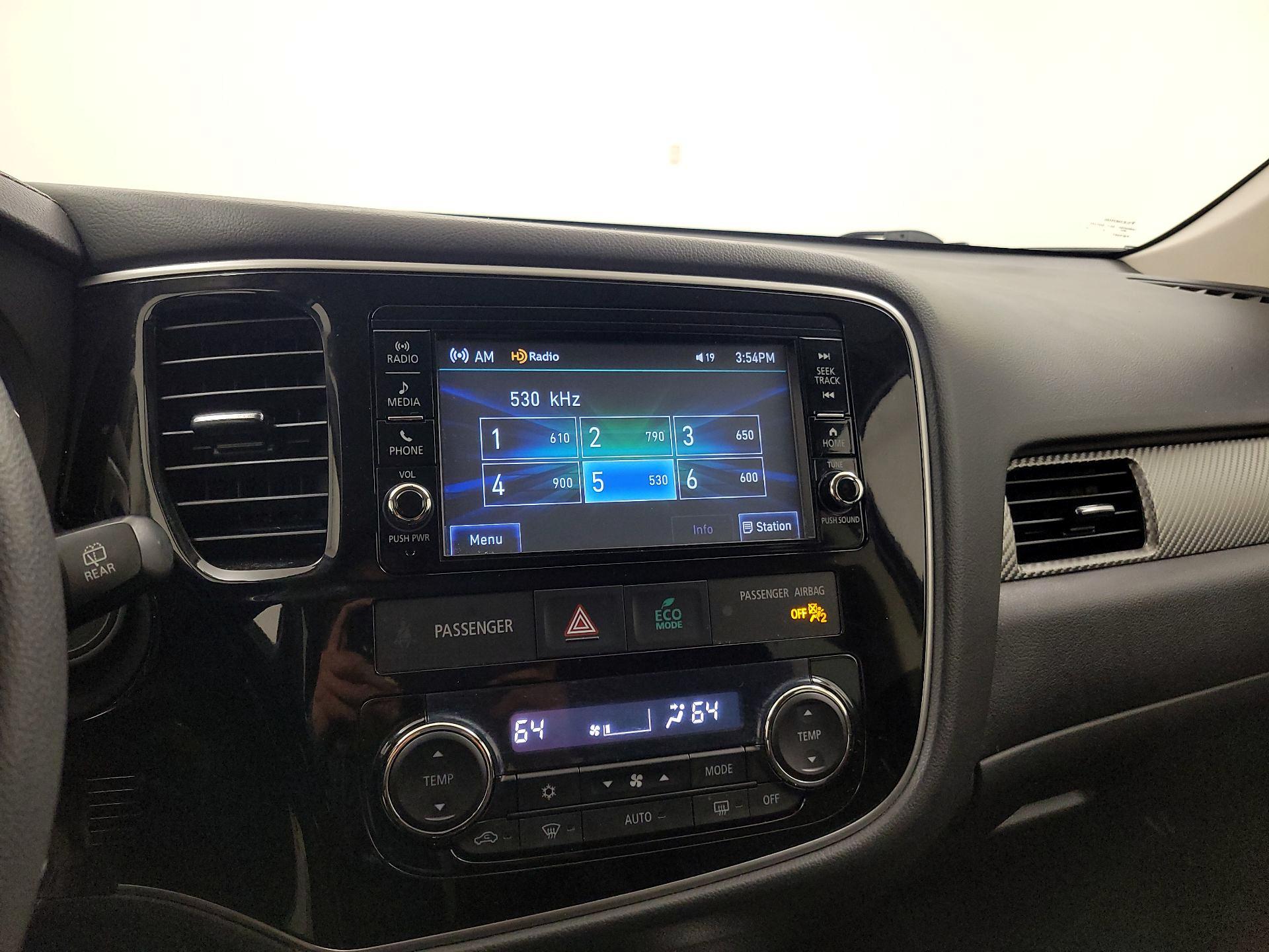 Thumbnail: 2018 Mitsubishi Outlander - 15