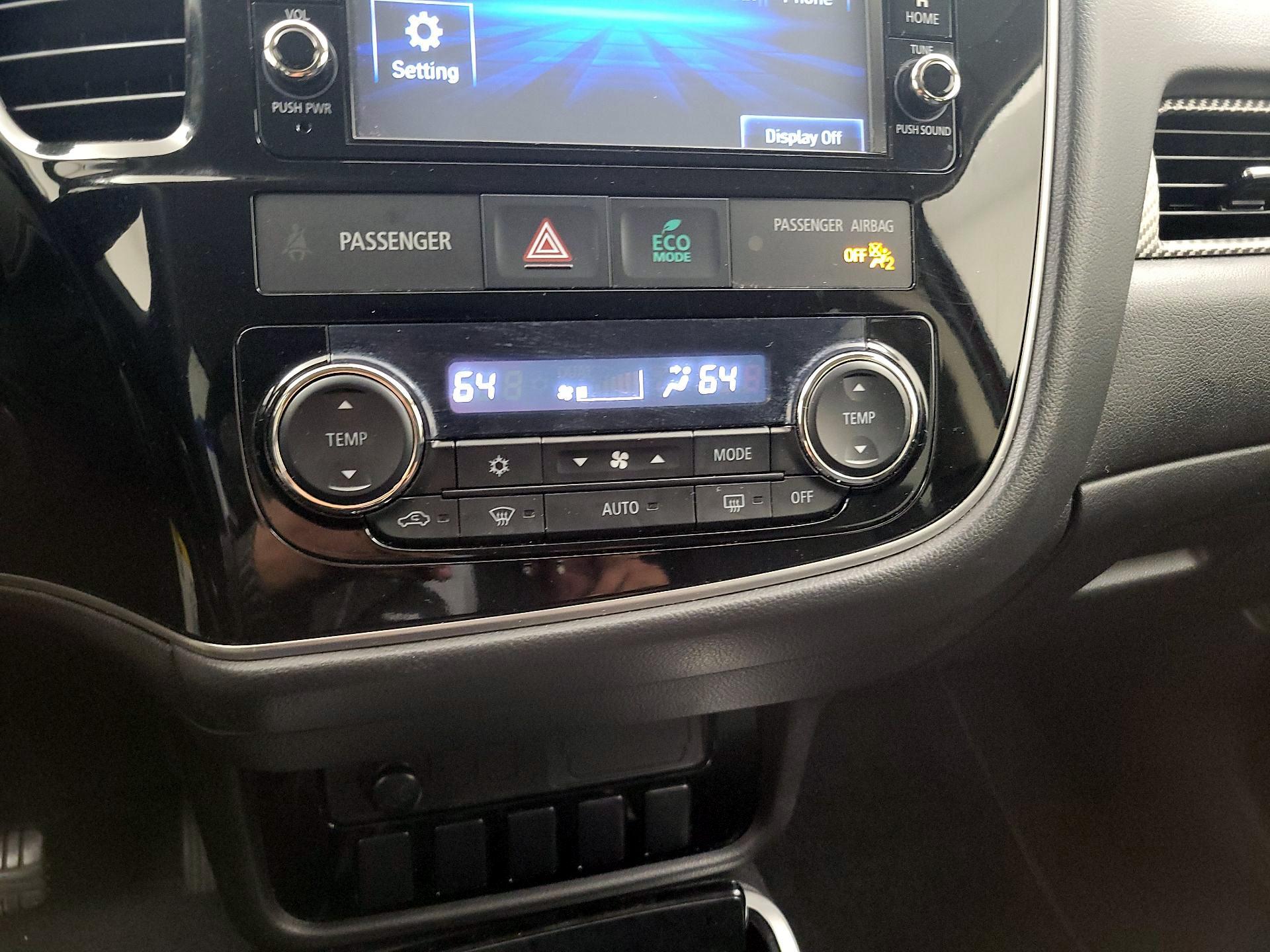 Thumbnail: 2018 Mitsubishi Outlander - 16