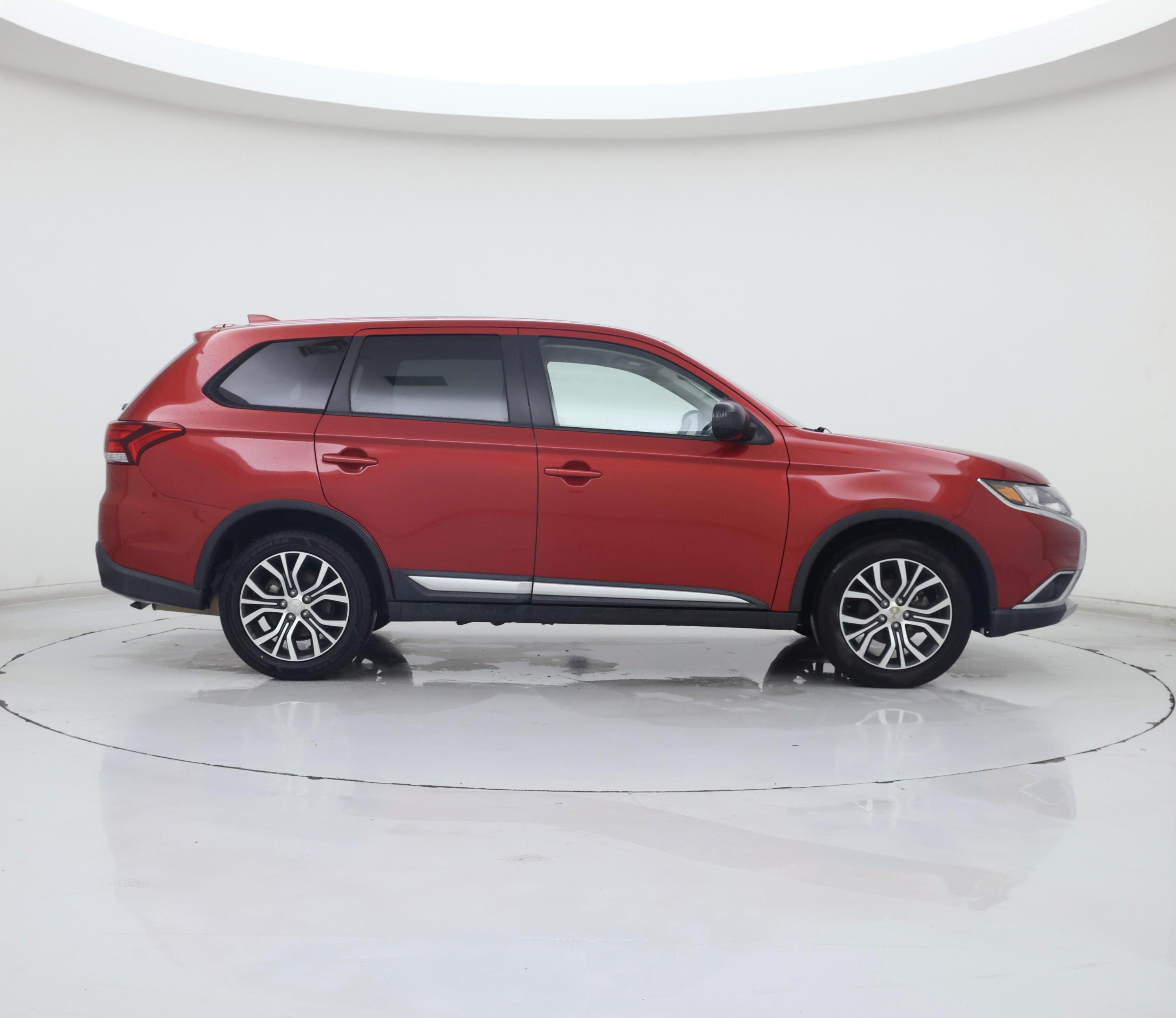 Thumbnail: 2018 Mitsubishi Outlander - 7