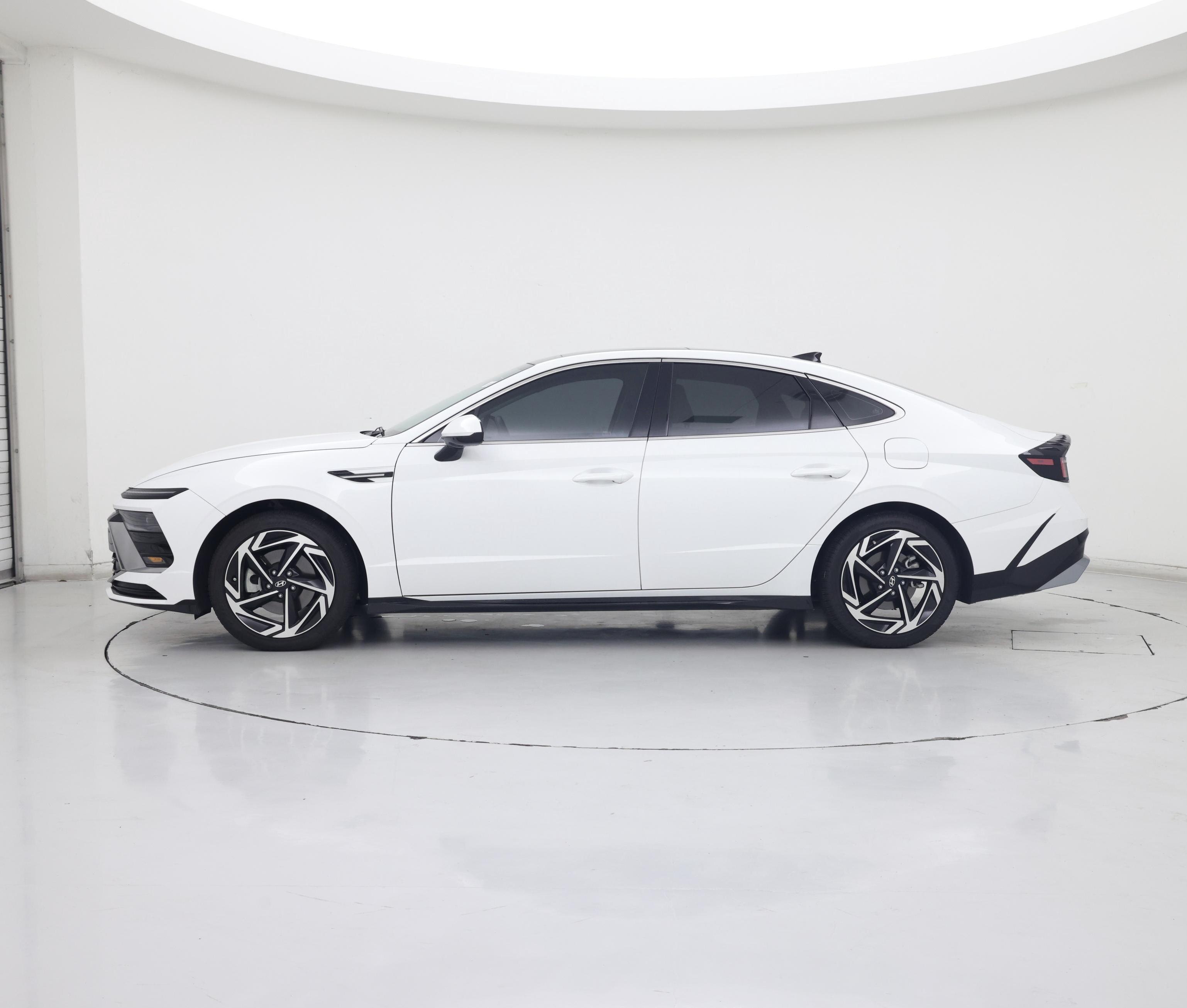 Thumbnail: 2024 Hyundai Sonata - 3