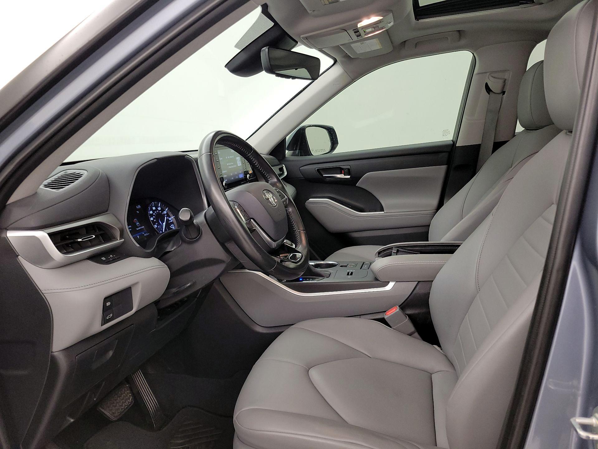 Thumbnail: 2020 Toyota Highlander - 11