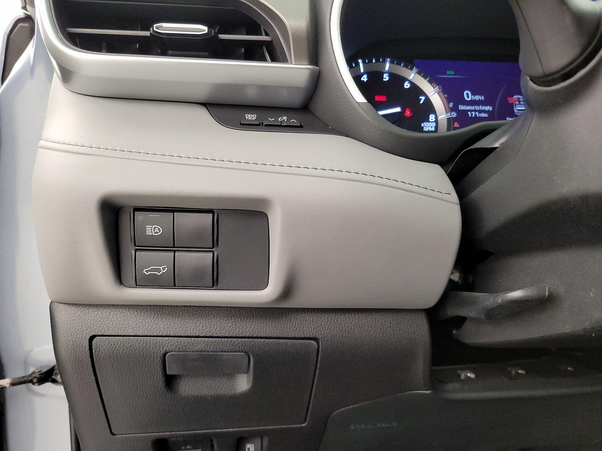 Thumbnail: 2020 Toyota Highlander - 13