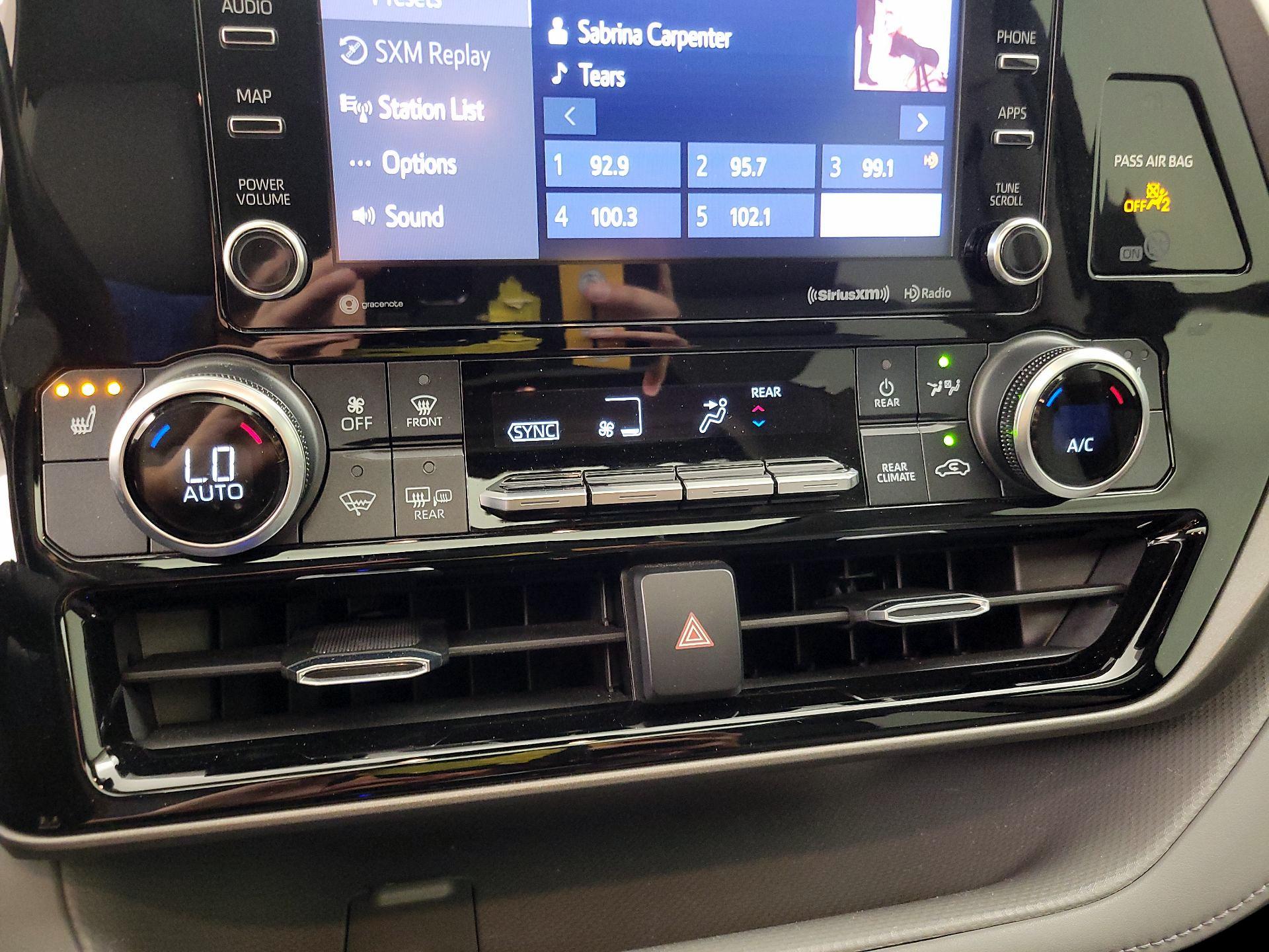 Thumbnail: 2020 Toyota Highlander - 16