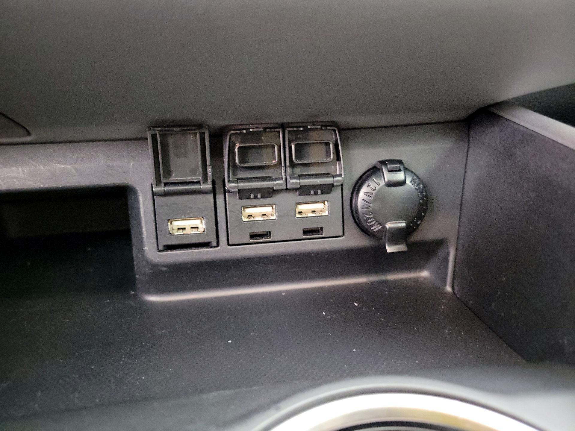 Thumbnail: 2020 Toyota Highlander - 18