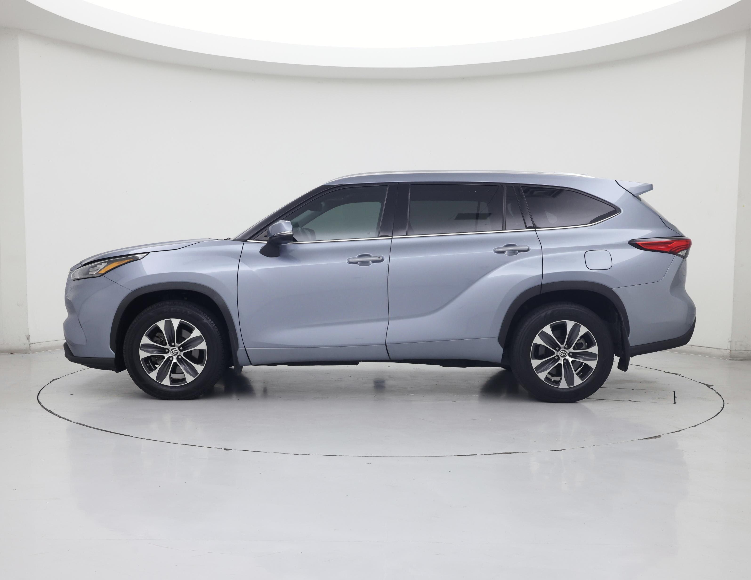 Thumbnail: 2020 Toyota Highlander - 3