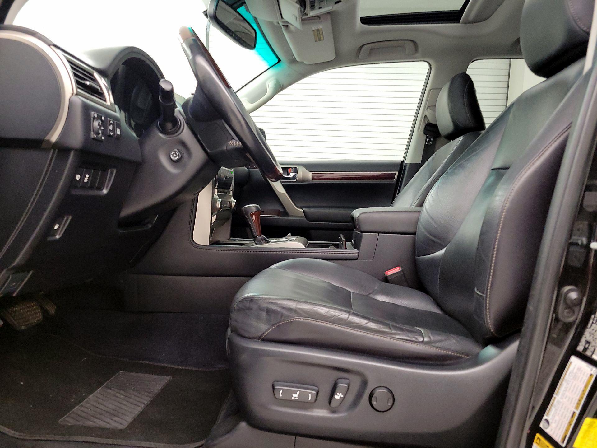 Thumbnail: 2016 Lexus GX - 11