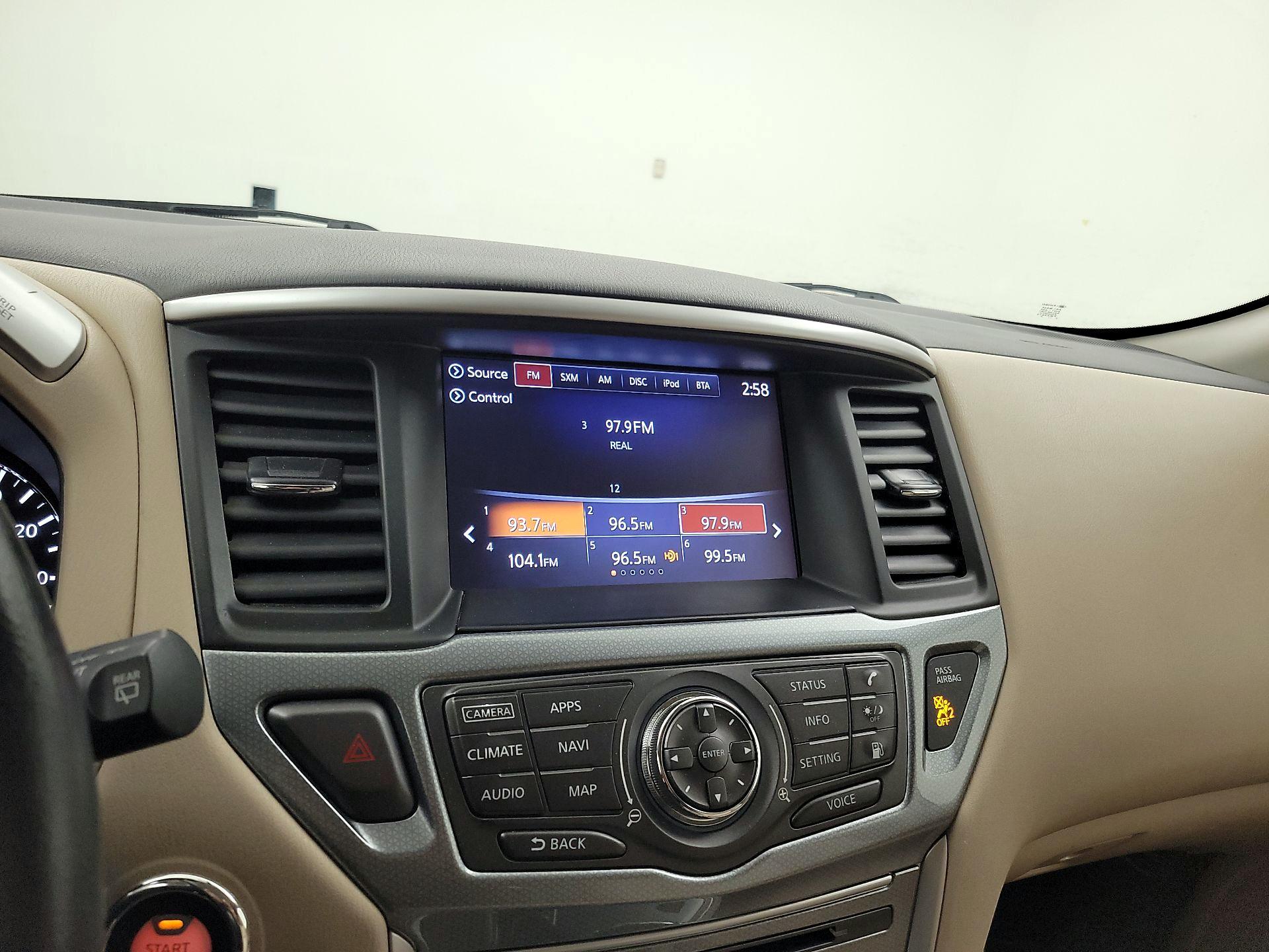 Thumbnail: 2018 Nissan Pathfinder - 16