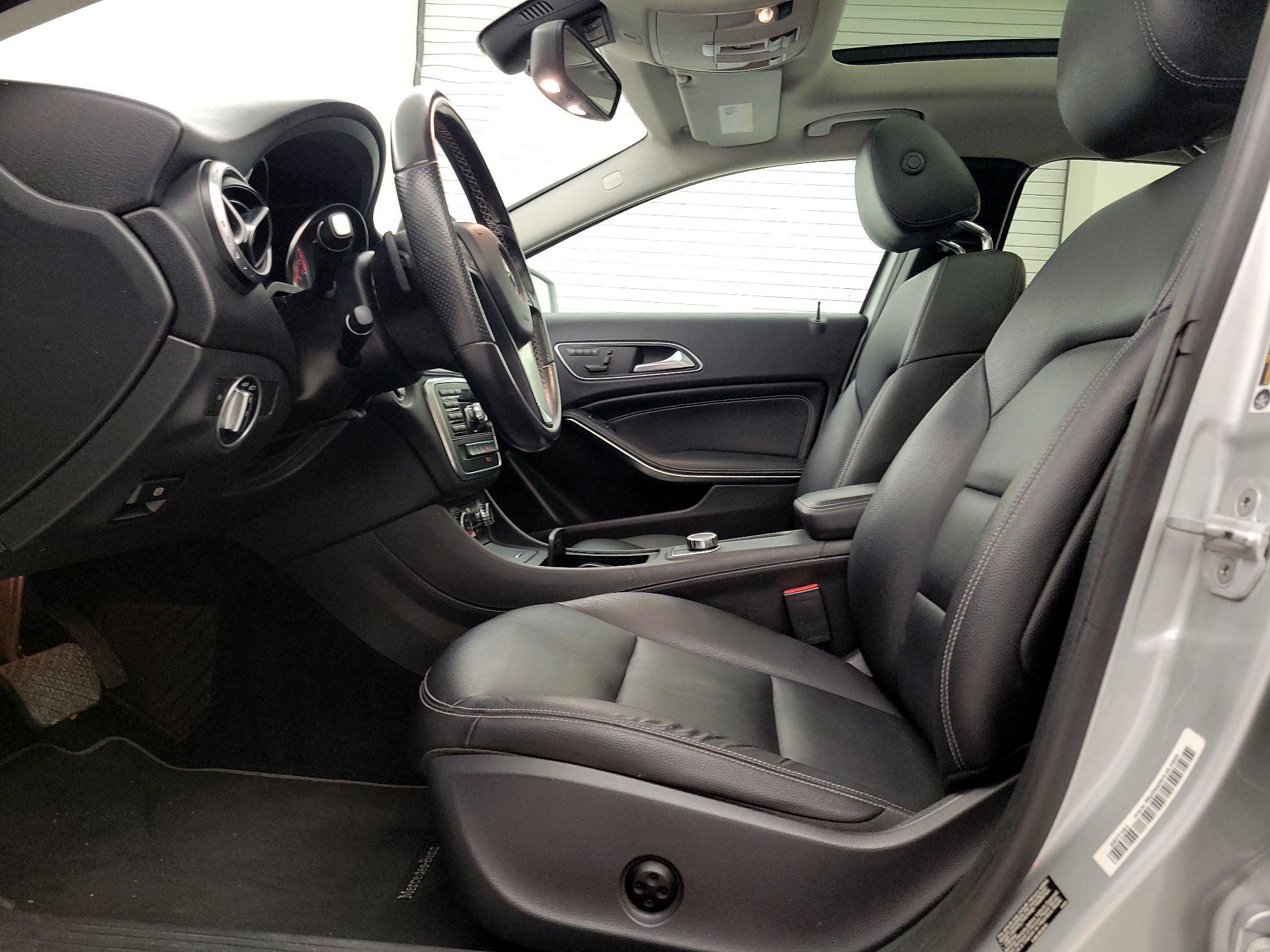 Thumbnail: 2015 Mercedes-Benz GLA - 11