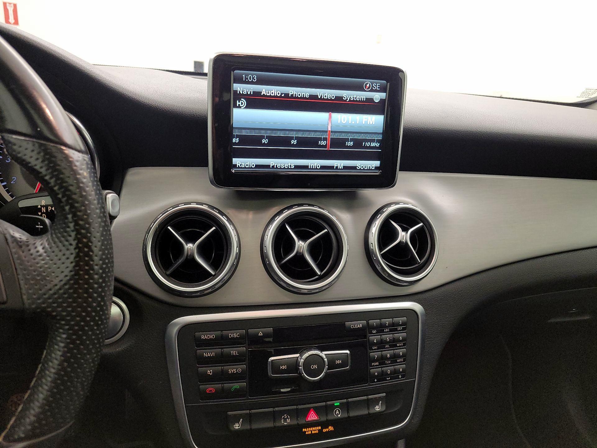 Thumbnail: 2015 Mercedes-Benz GLA - 16