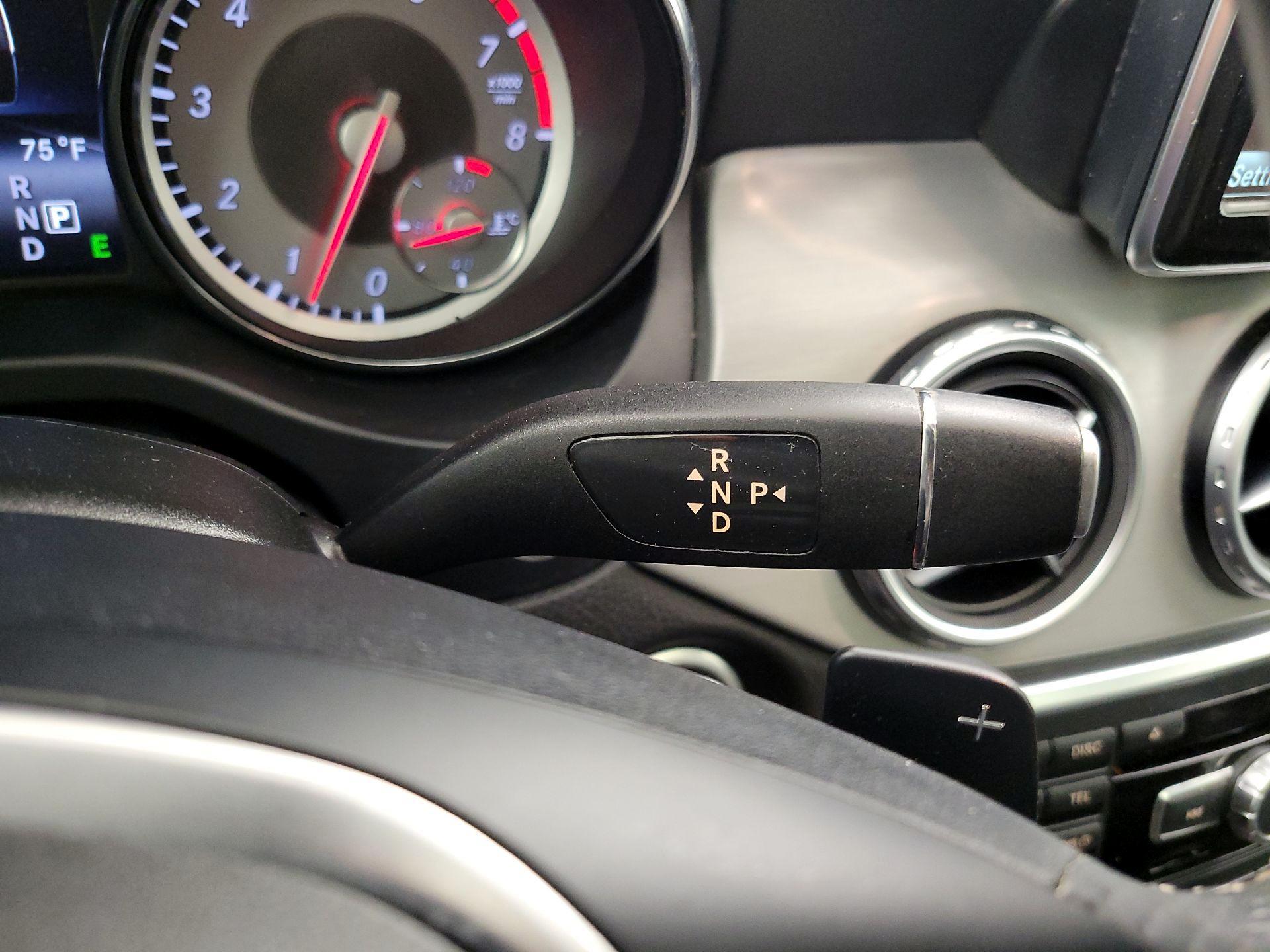 Thumbnail: 2015 Mercedes-Benz GLA - 18