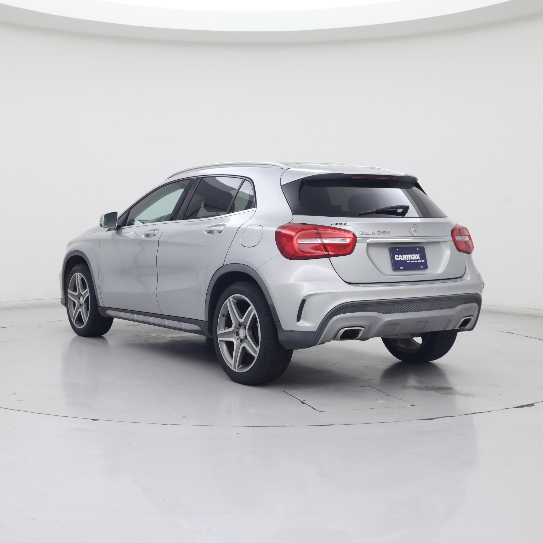 Thumbnail: 2015 Mercedes-Benz GLA - 2