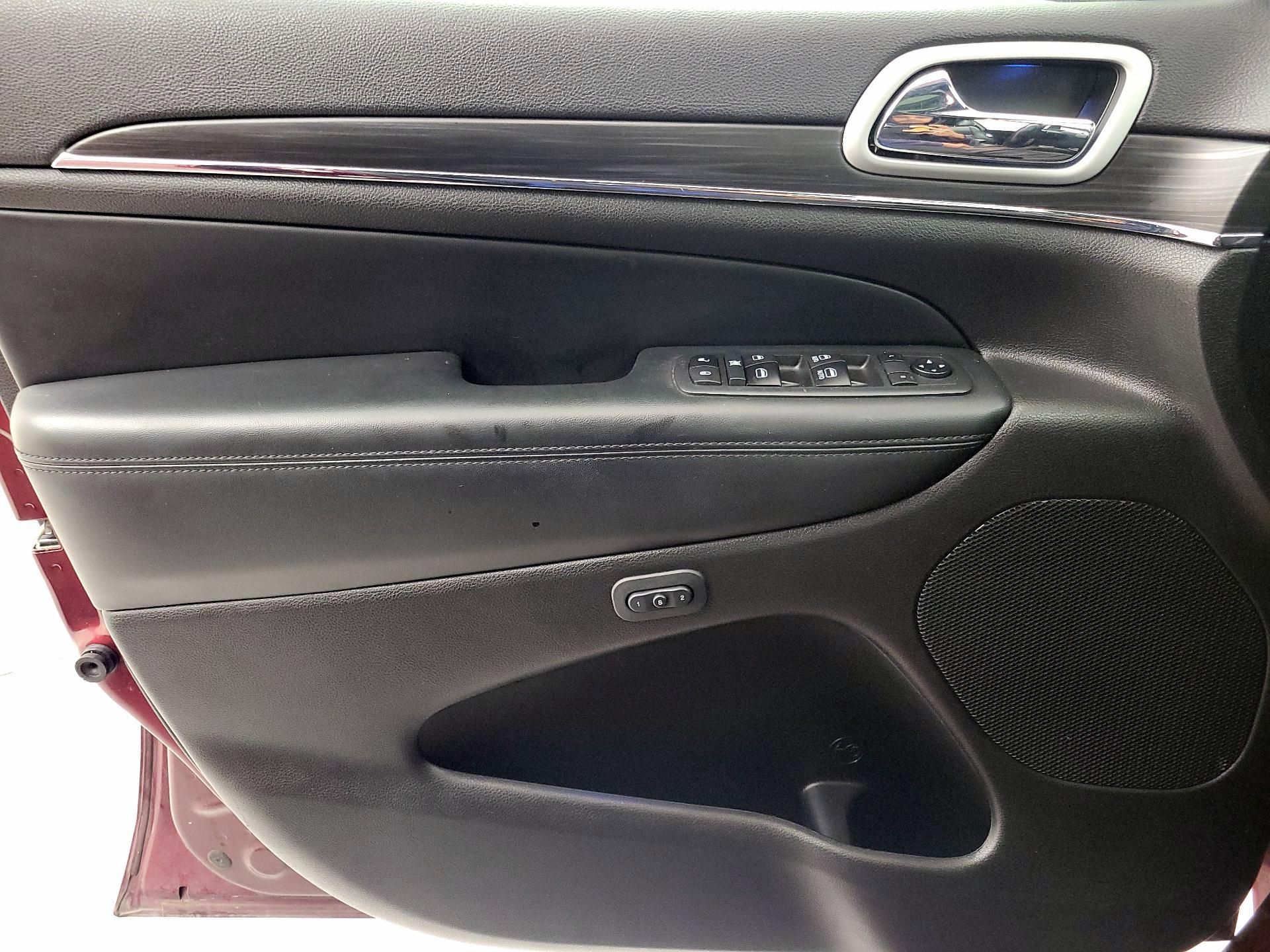 Thumbnail: 2021 Jeep Grand Cherokee - 12