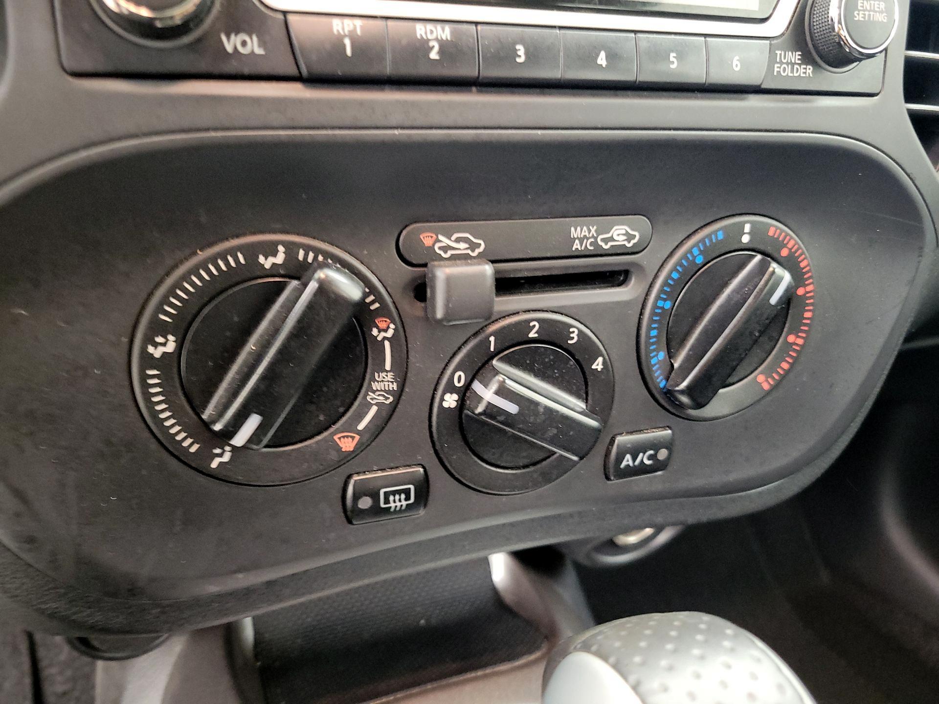 Thumbnail: 2015 Nissan Juke - 16