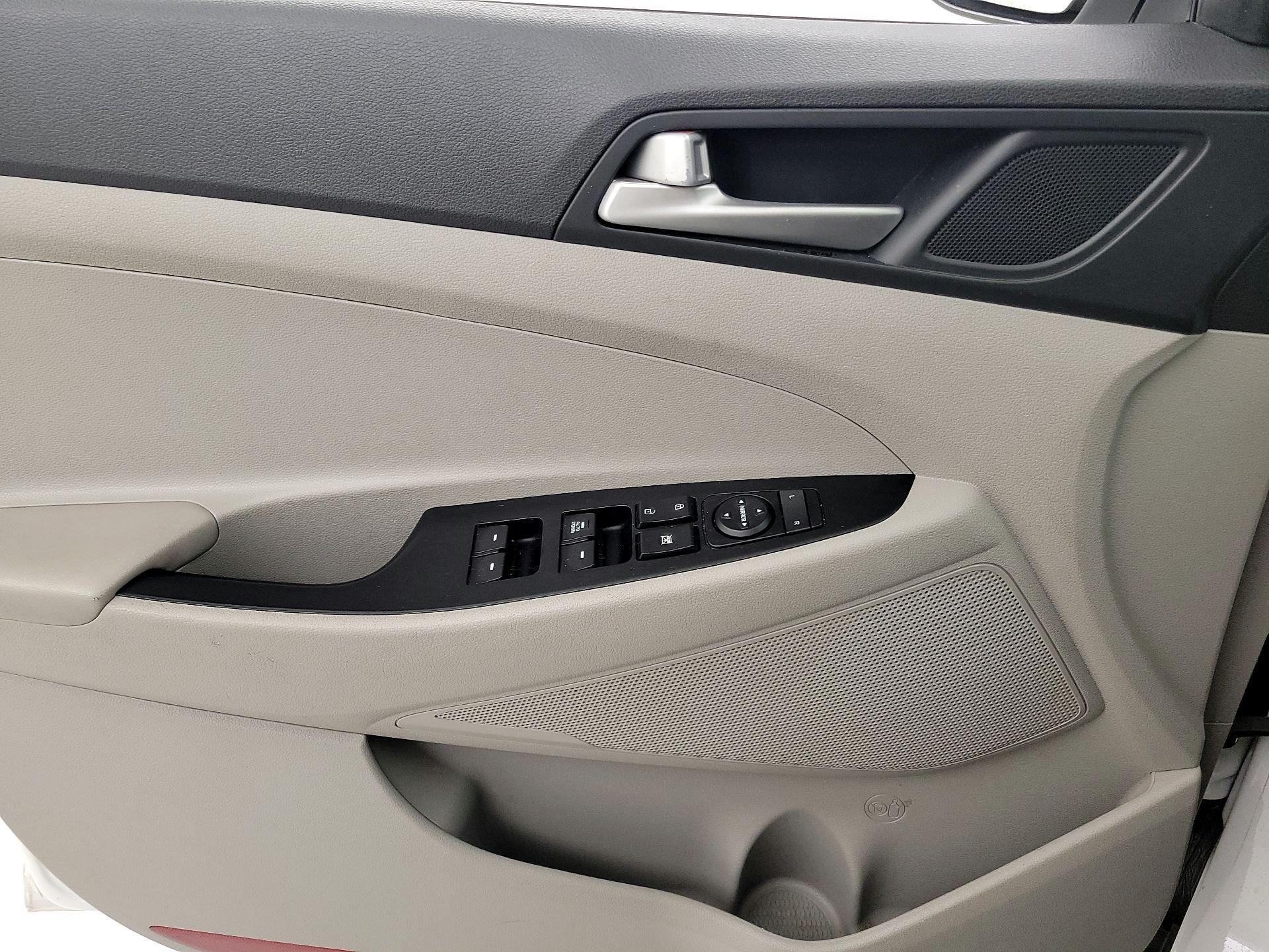 Thumbnail: 2019 Hyundai Tucson - 12