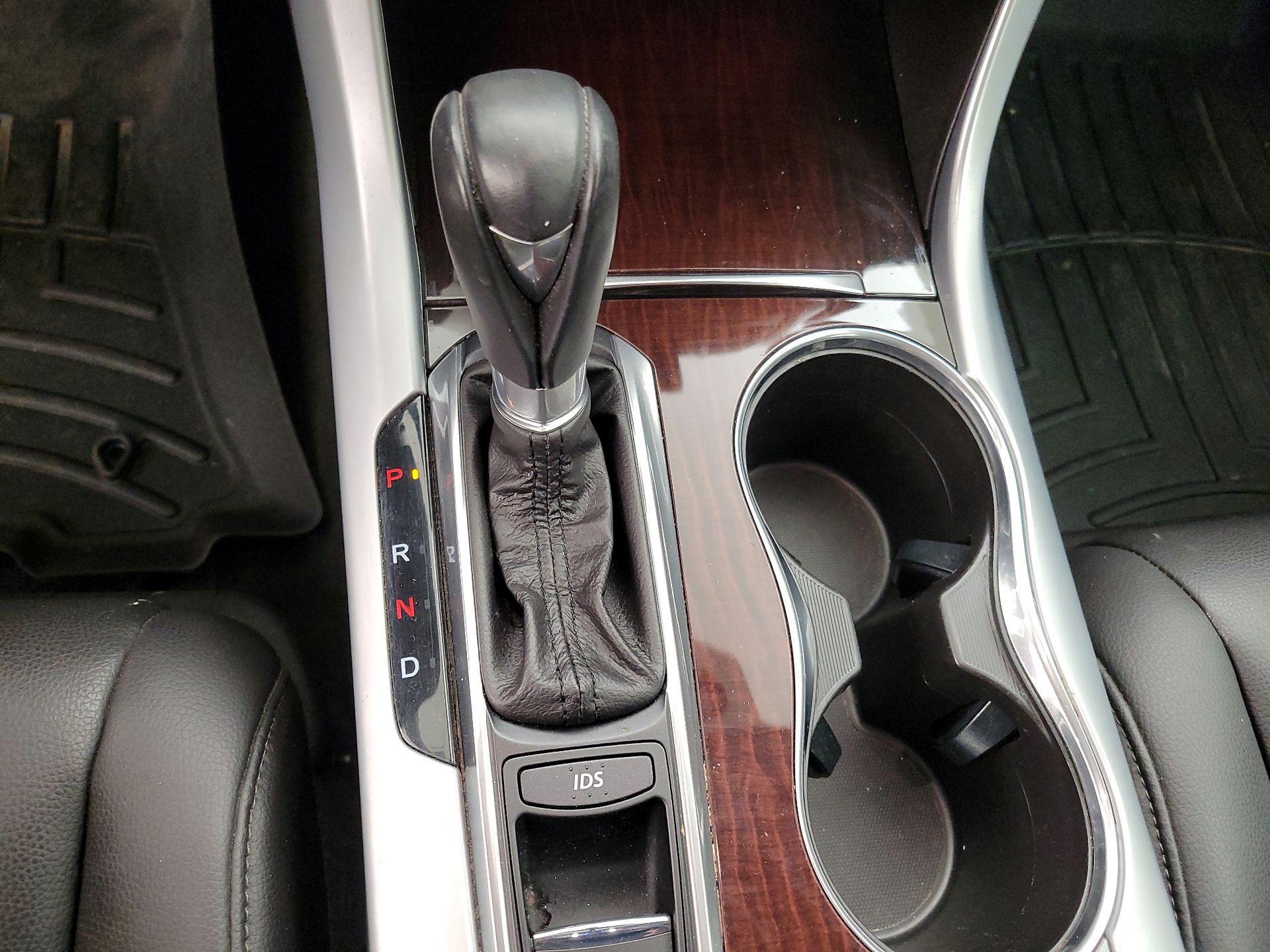 Thumbnail: 2017 Acura TLX - 17