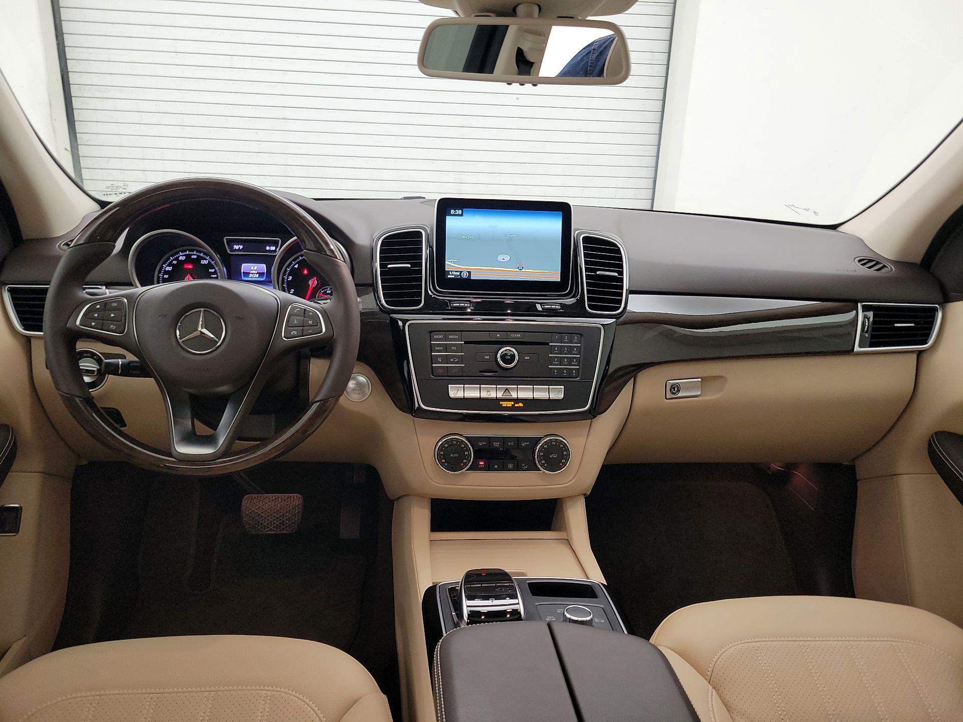 Thumbnail: 2016 Mercedes-Benz GLE - 9