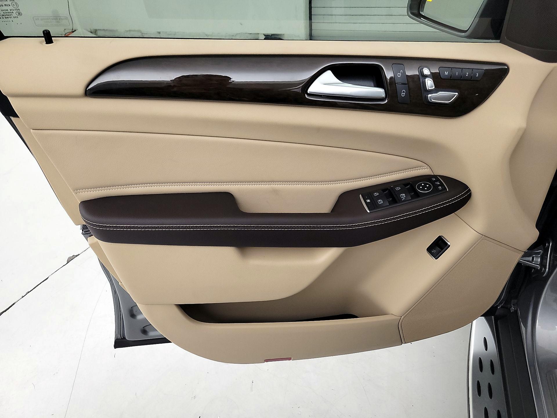 Thumbnail: 2016 Mercedes-Benz GLE - 12