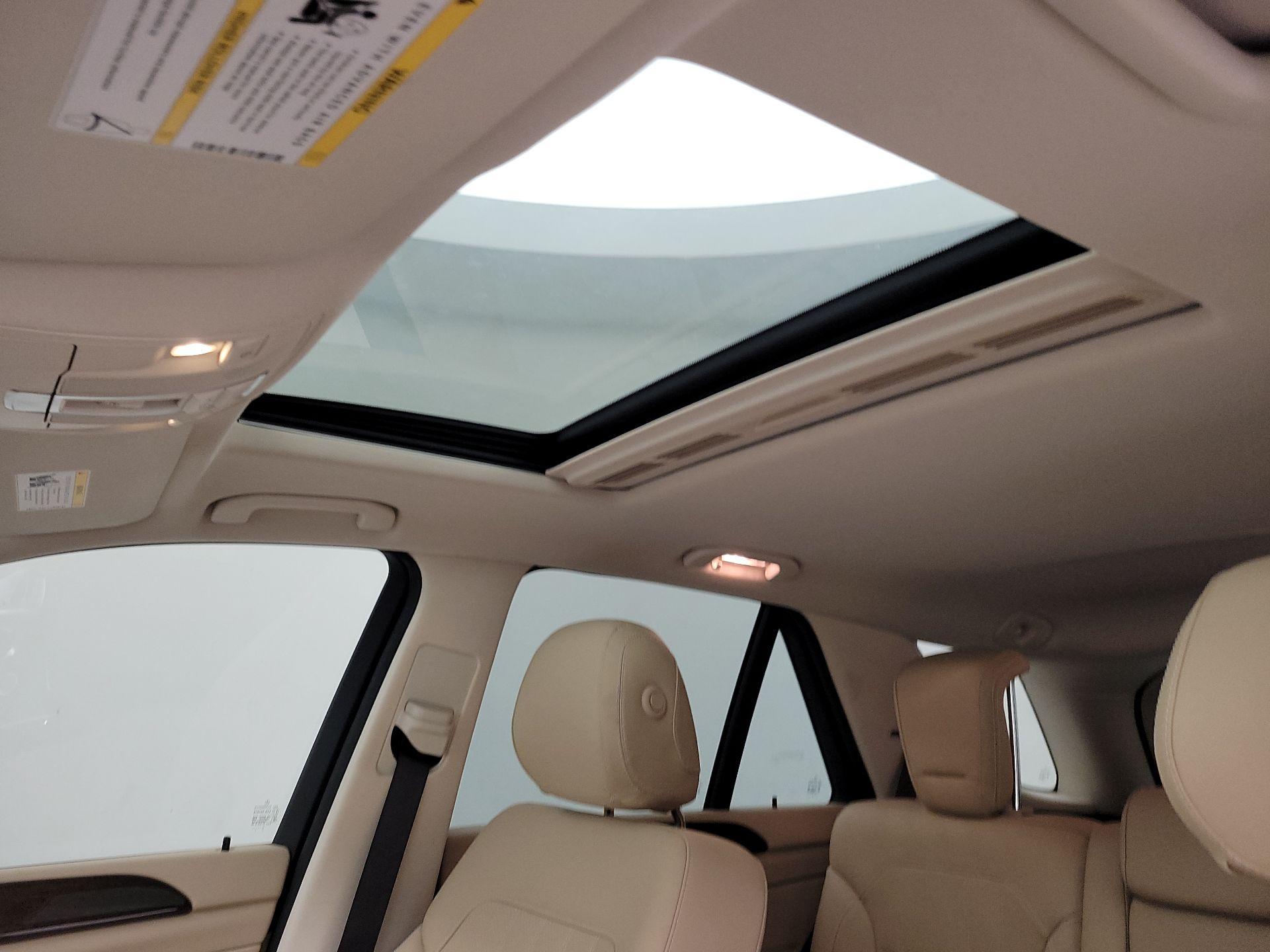 Thumbnail: 2016 Mercedes-Benz GLE - 19