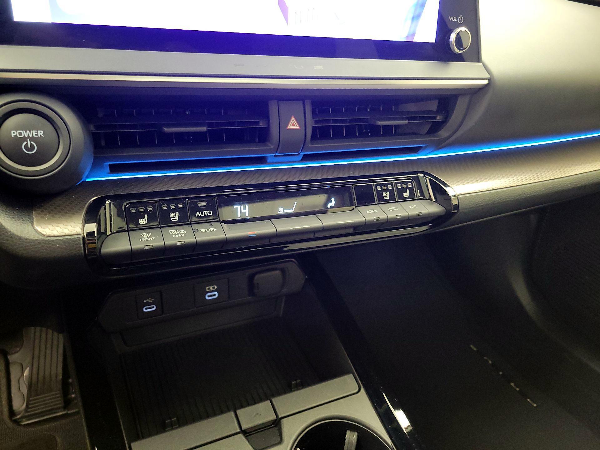 Thumbnail: 2024 Toyota Prius - 16