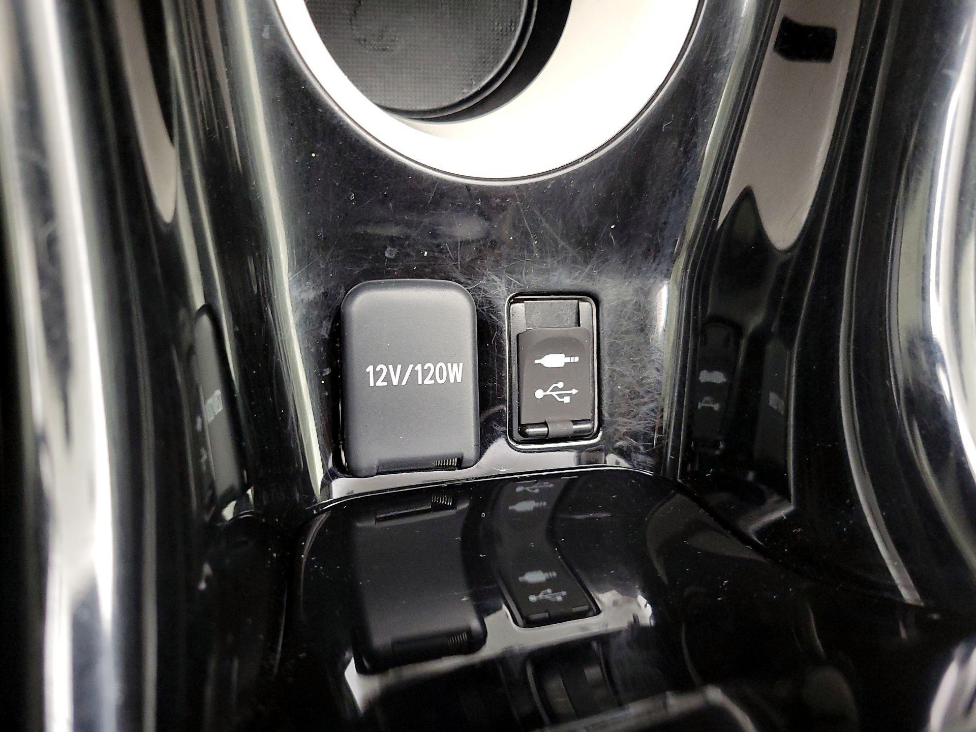 Thumbnail: 2016 Toyota Prius - 19