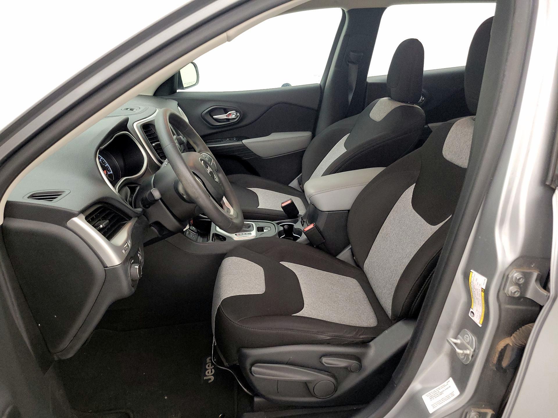 Thumbnail: 2014 Jeep Cherokee - 11