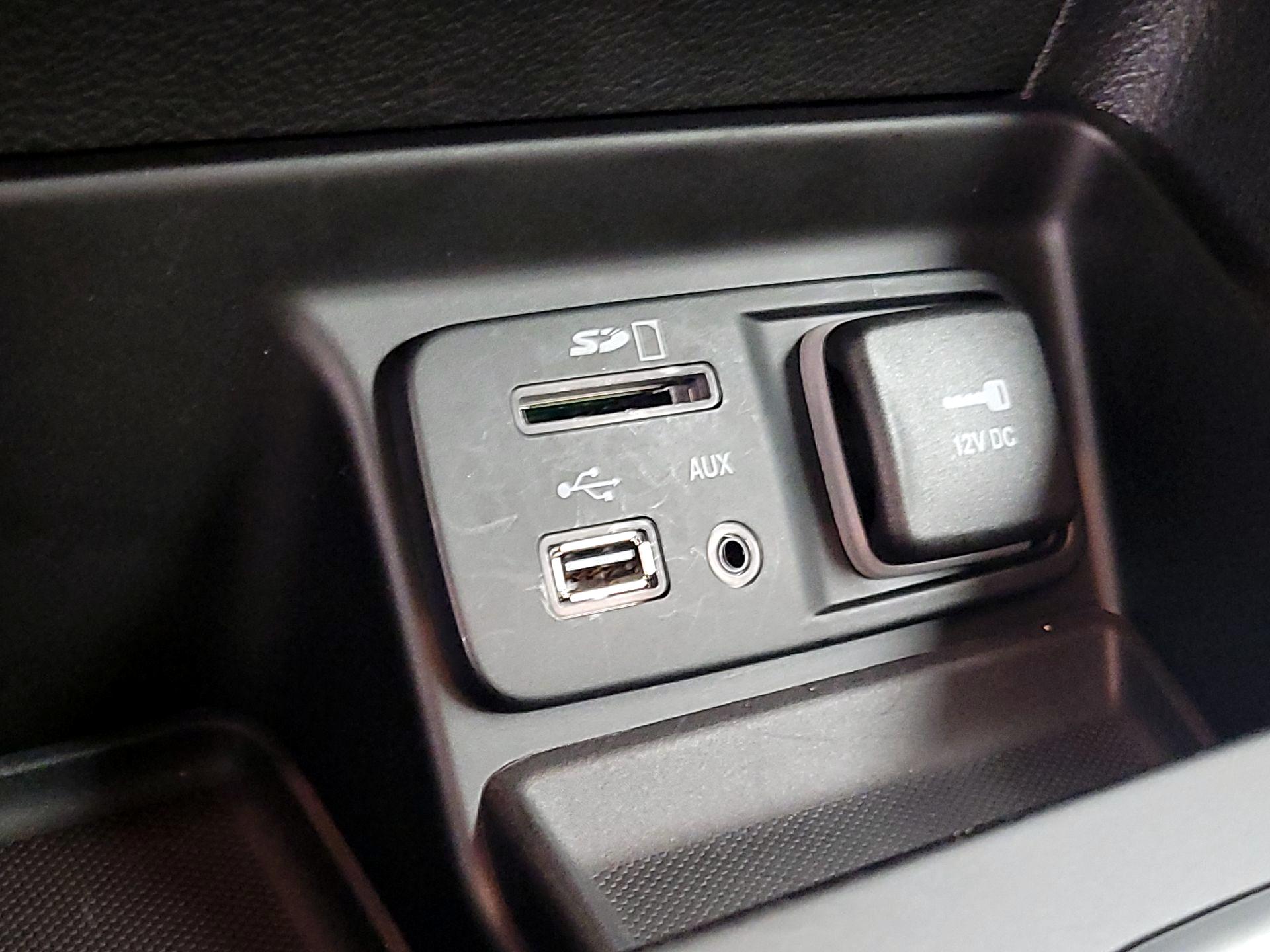 Thumbnail: 2014 Jeep Cherokee - 17