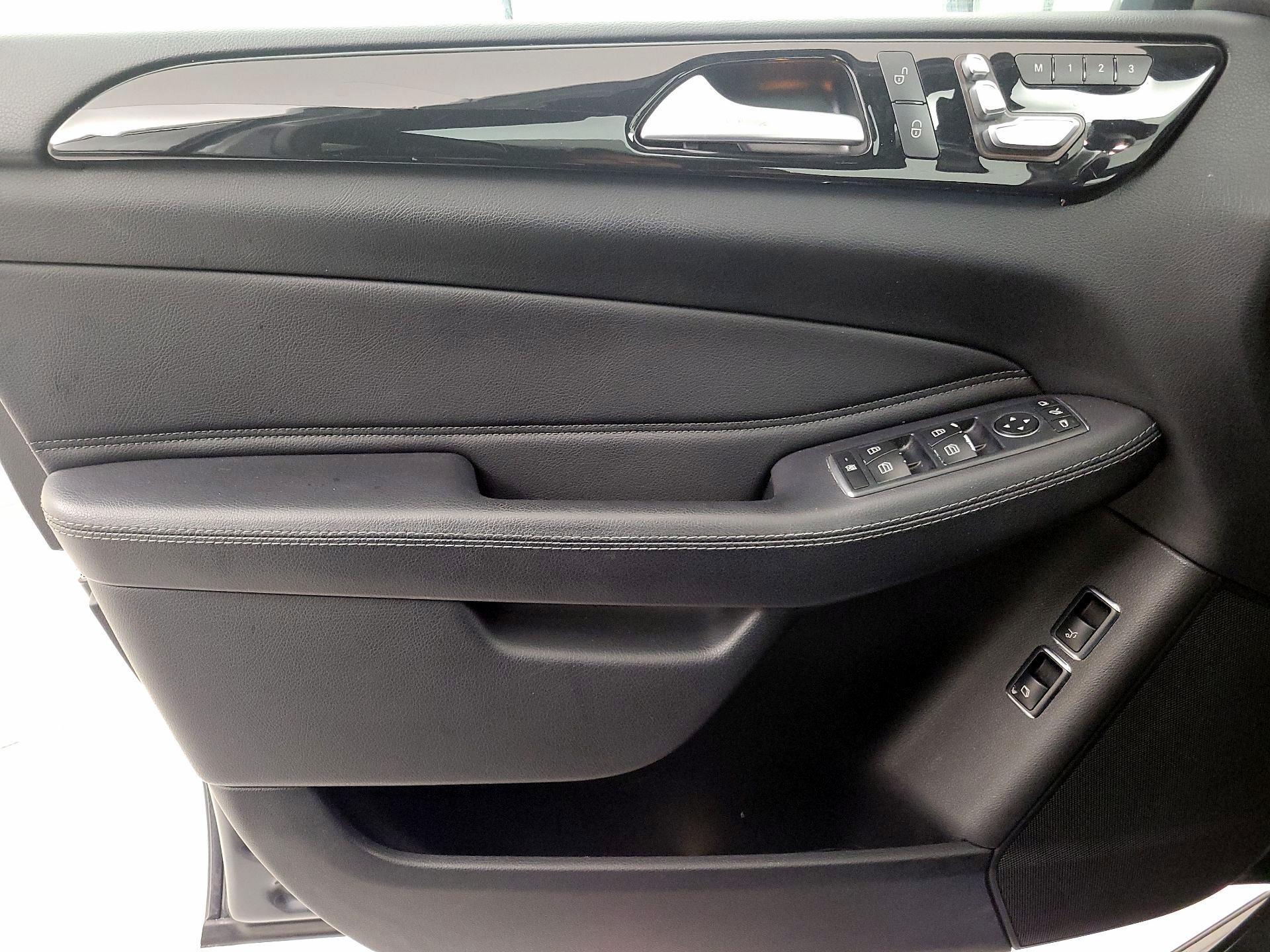 Thumbnail: 2017 Mercedes-Benz GLS - 12